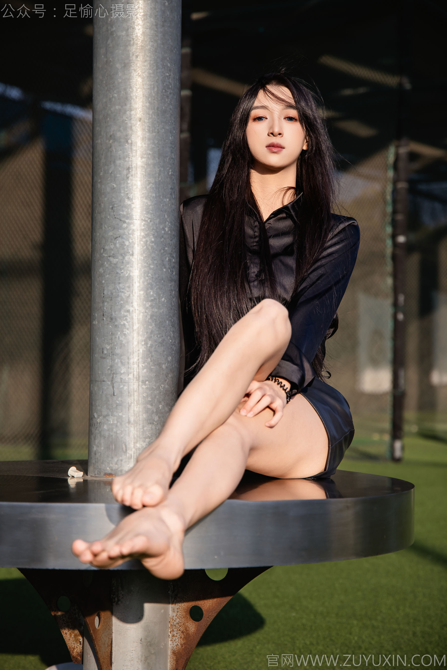 足愉心 No.020 云悦 （搭配：黑色衬衫、皮裙、高跟鞋、裸足）/(120P)