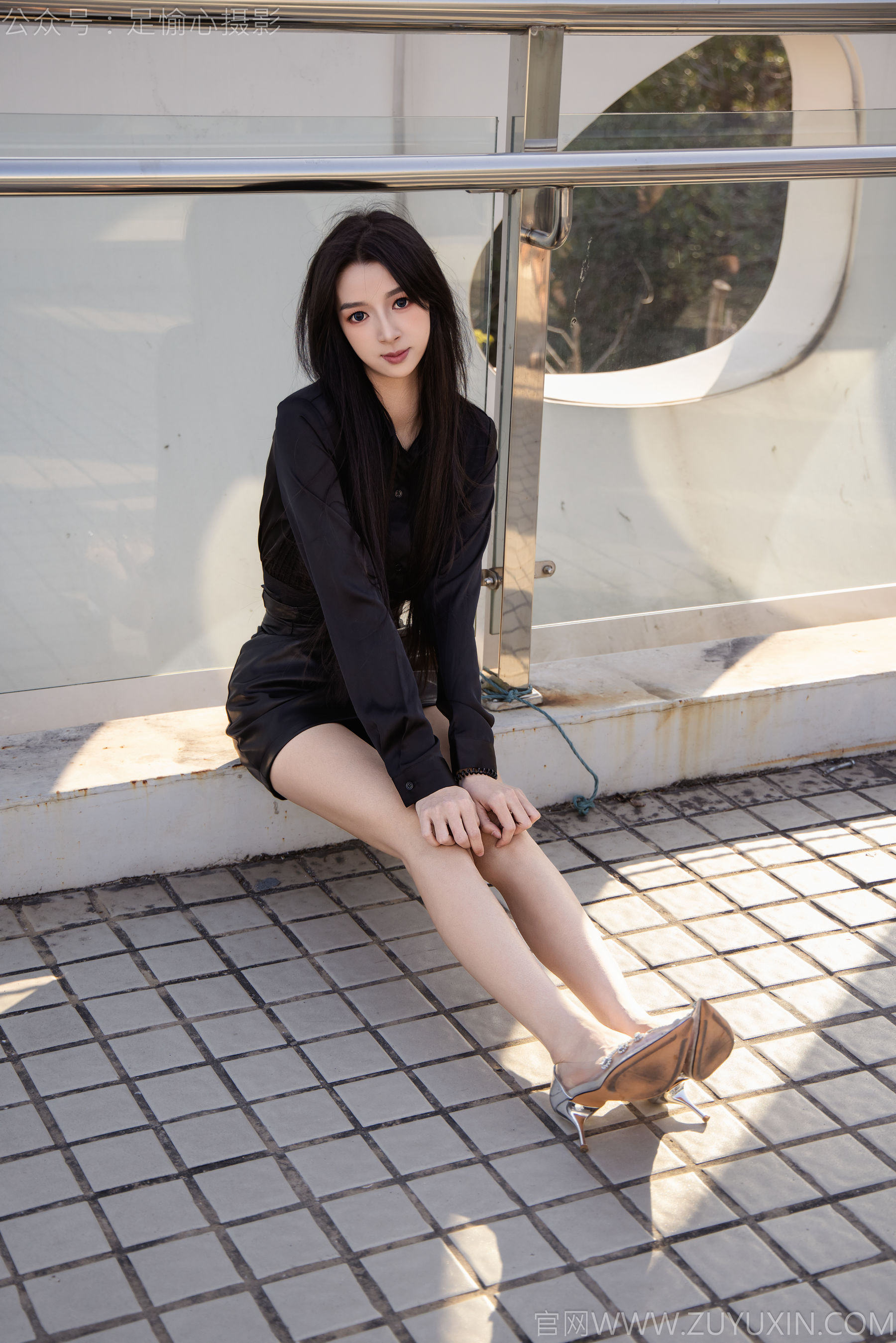 足愉心 No.020 云悦 （搭配：黑色衬衫、皮裙、高跟鞋、裸足）/(120P)