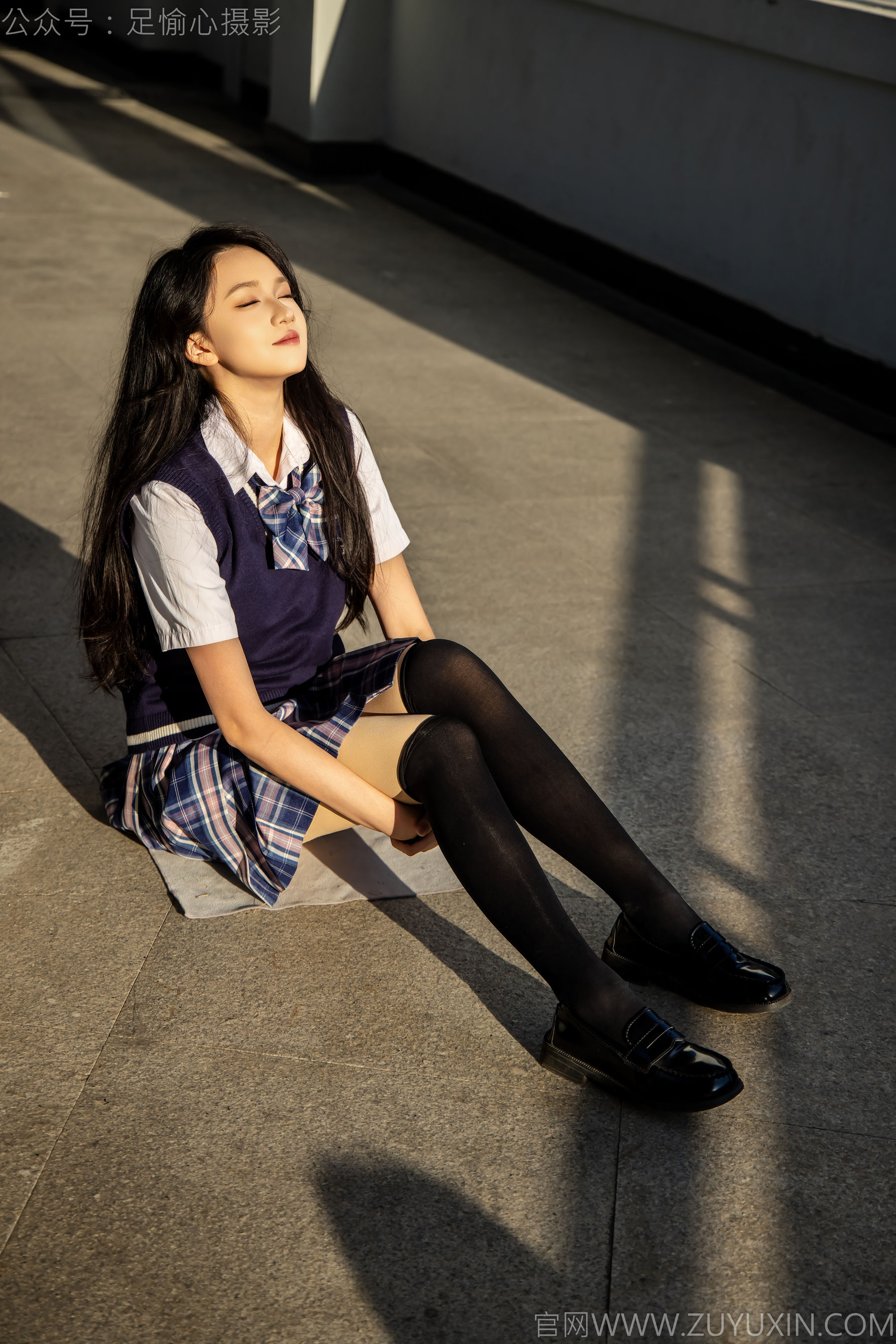 足愉心 No.019 果酱 （搭配：JK制服、小皮鞋、黑色丝袜、肉色打底裤）/(109P)