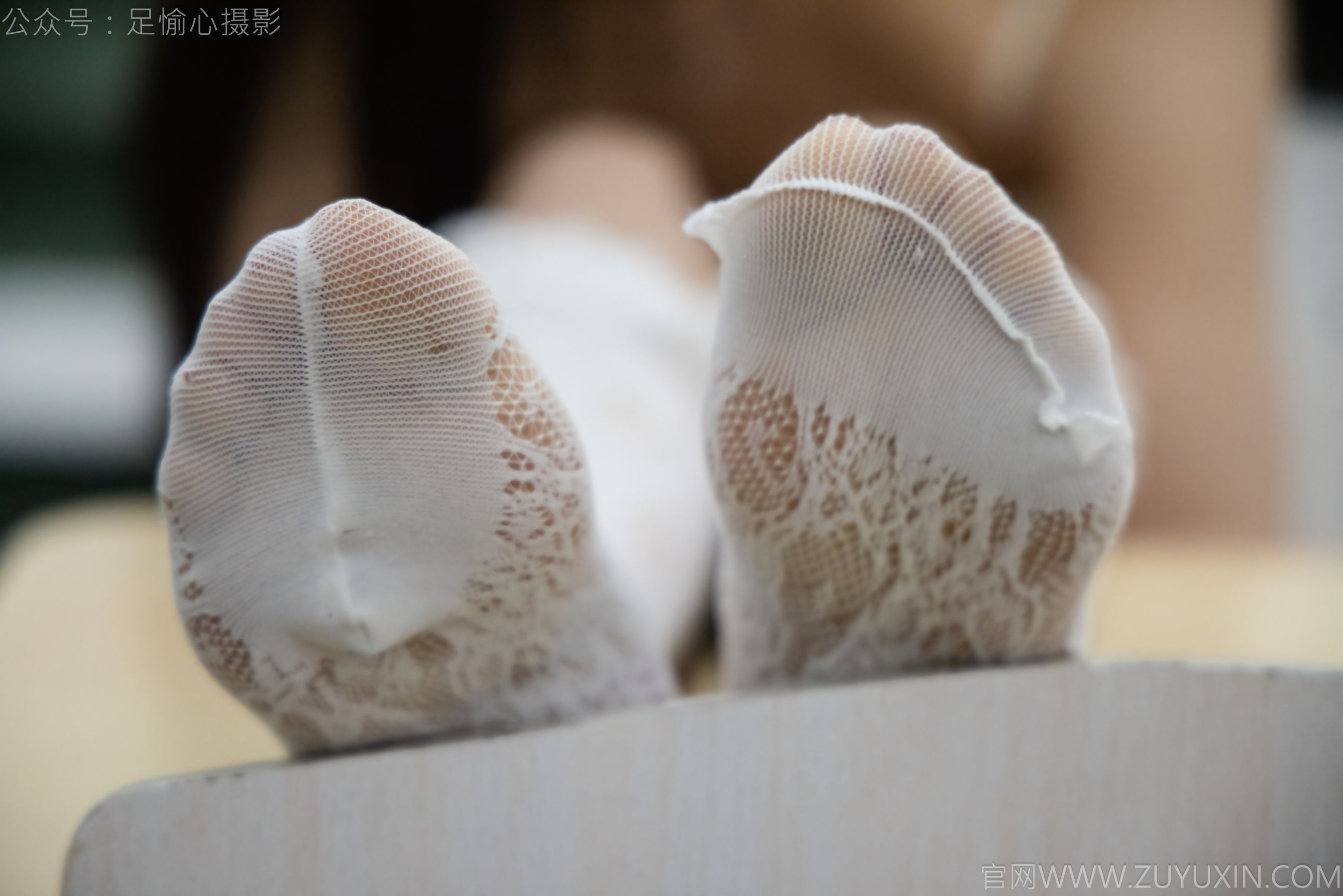 足愉心 No.17 南南 （搭配：针织长衣、白色吊带、运动鞋、白色丝袜、裸足）/(110P)