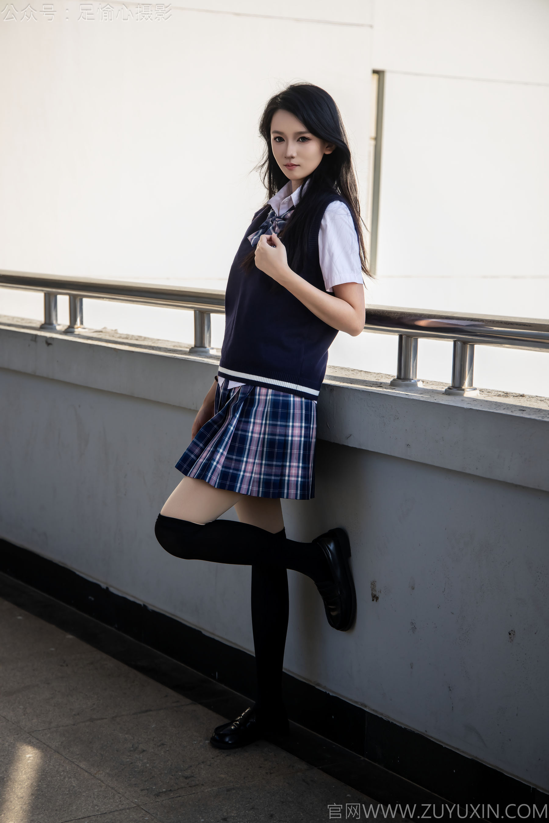 足愉心 No.019 果酱 （搭配：JK制服、小皮鞋、黑色丝袜、肉色打底裤）/(109P)