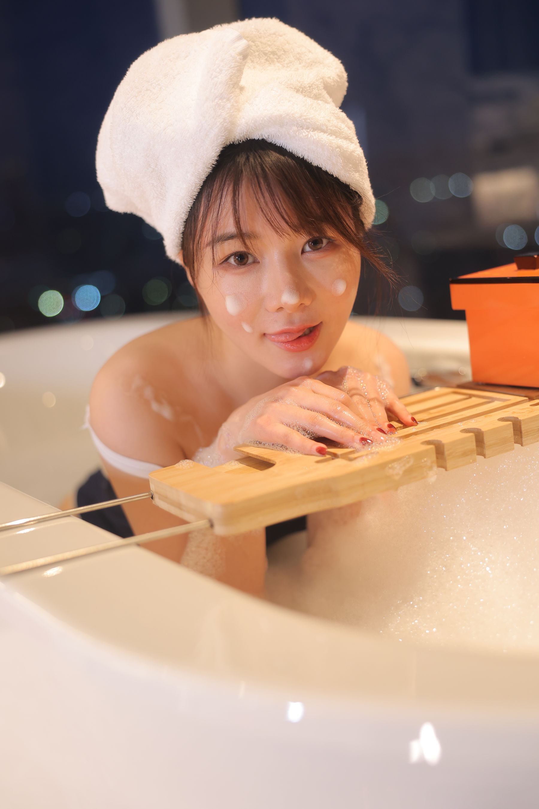 绾绾么 - 泡泡浴/(503P)