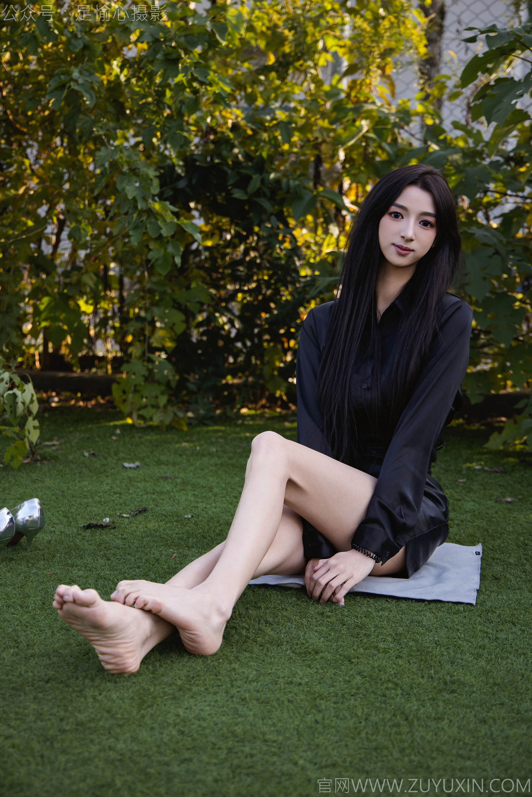 足愉心 No.020 云悦 （搭配：黑色衬衫、皮裙、高跟鞋、裸足）/(120P)