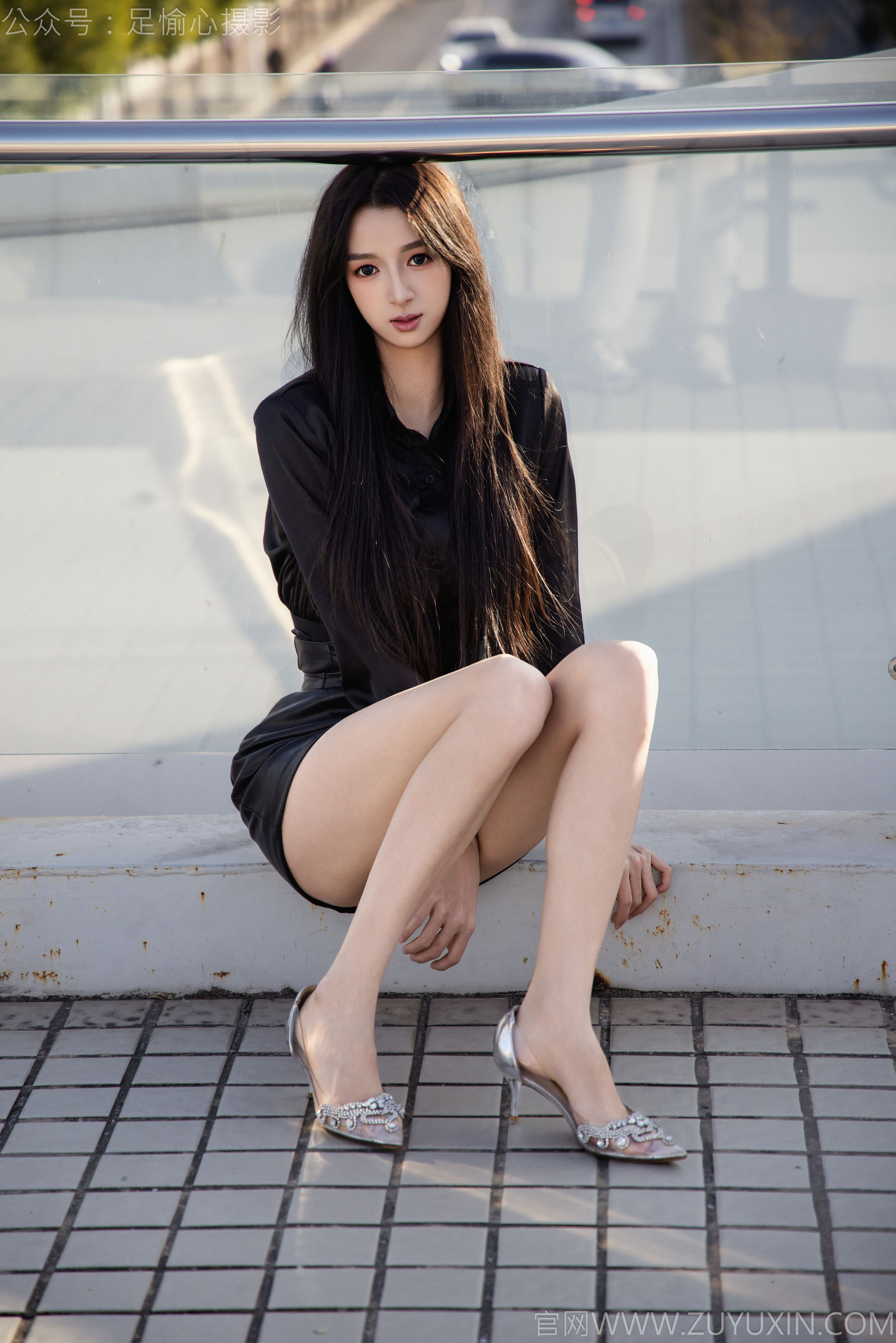 足愉心 No.020 云悦 （搭配：黑色衬衫、皮裙、高跟鞋、裸足）/(120P)
