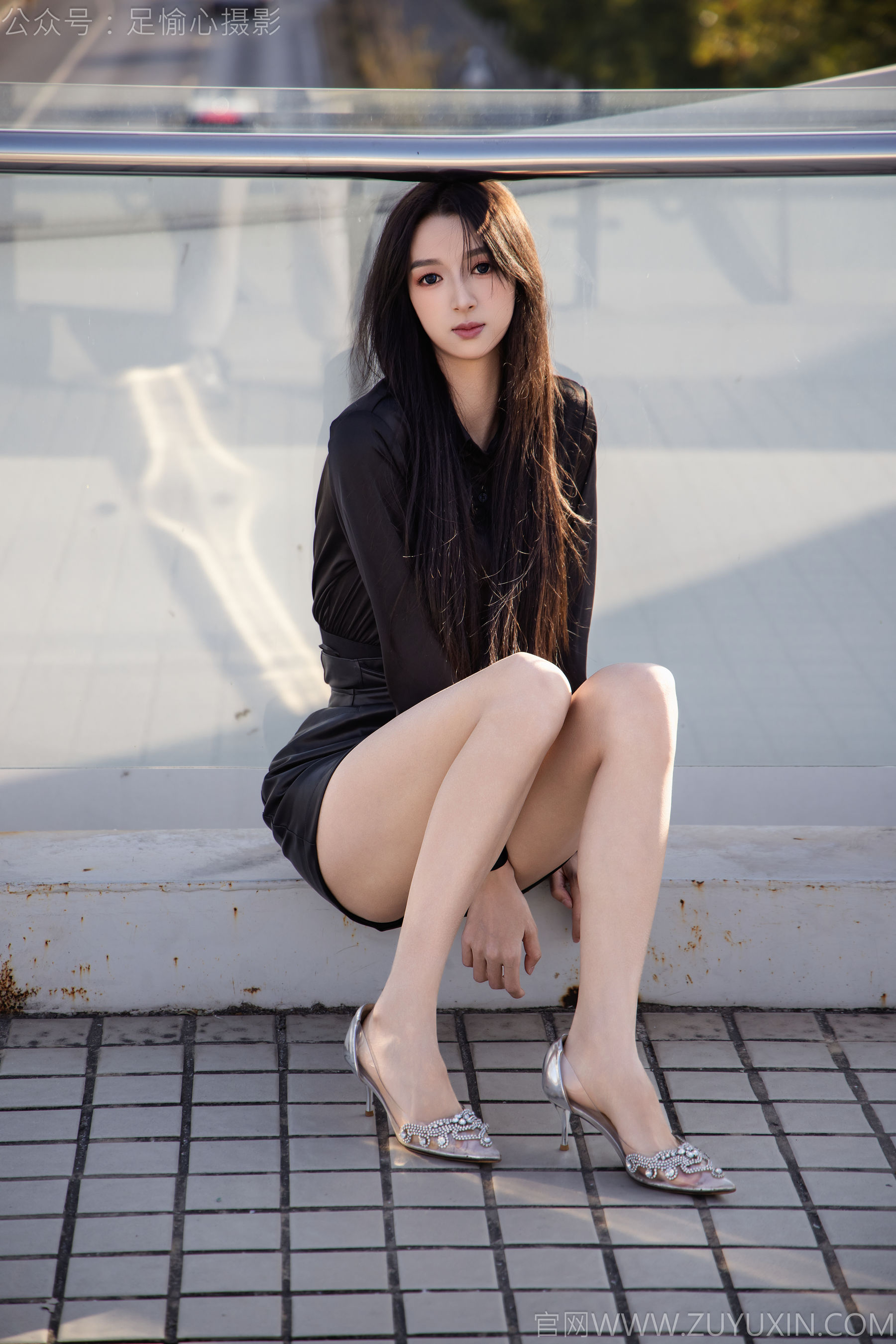 足愉心 No.020 云悦 （搭配：黑色衬衫、皮裙、高跟鞋、裸足）/(120P)