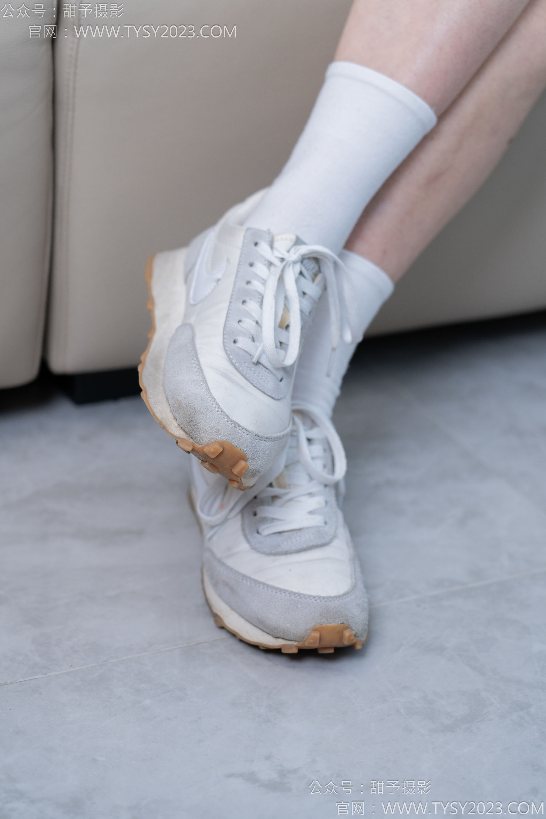 甜予摄影 No.167 小容 - 板鞋、白棉袜、裸足/(129P)