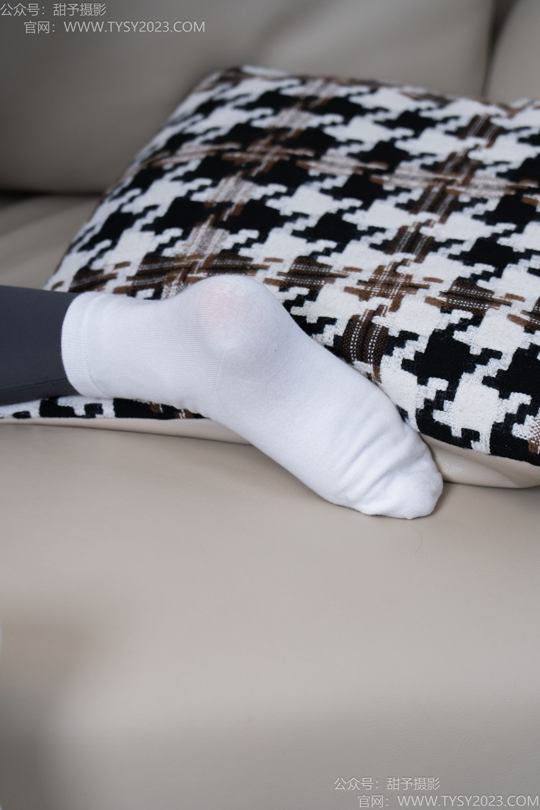 甜予摄影 No.192 澜澜 - 高跟鞋、白棉袜、裸足/(134P)