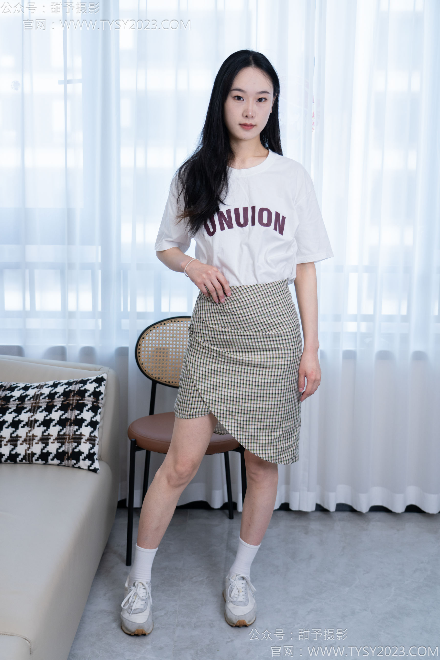 甜予摄影 No.167 小容 - 板鞋、白棉袜、裸足/(129P)