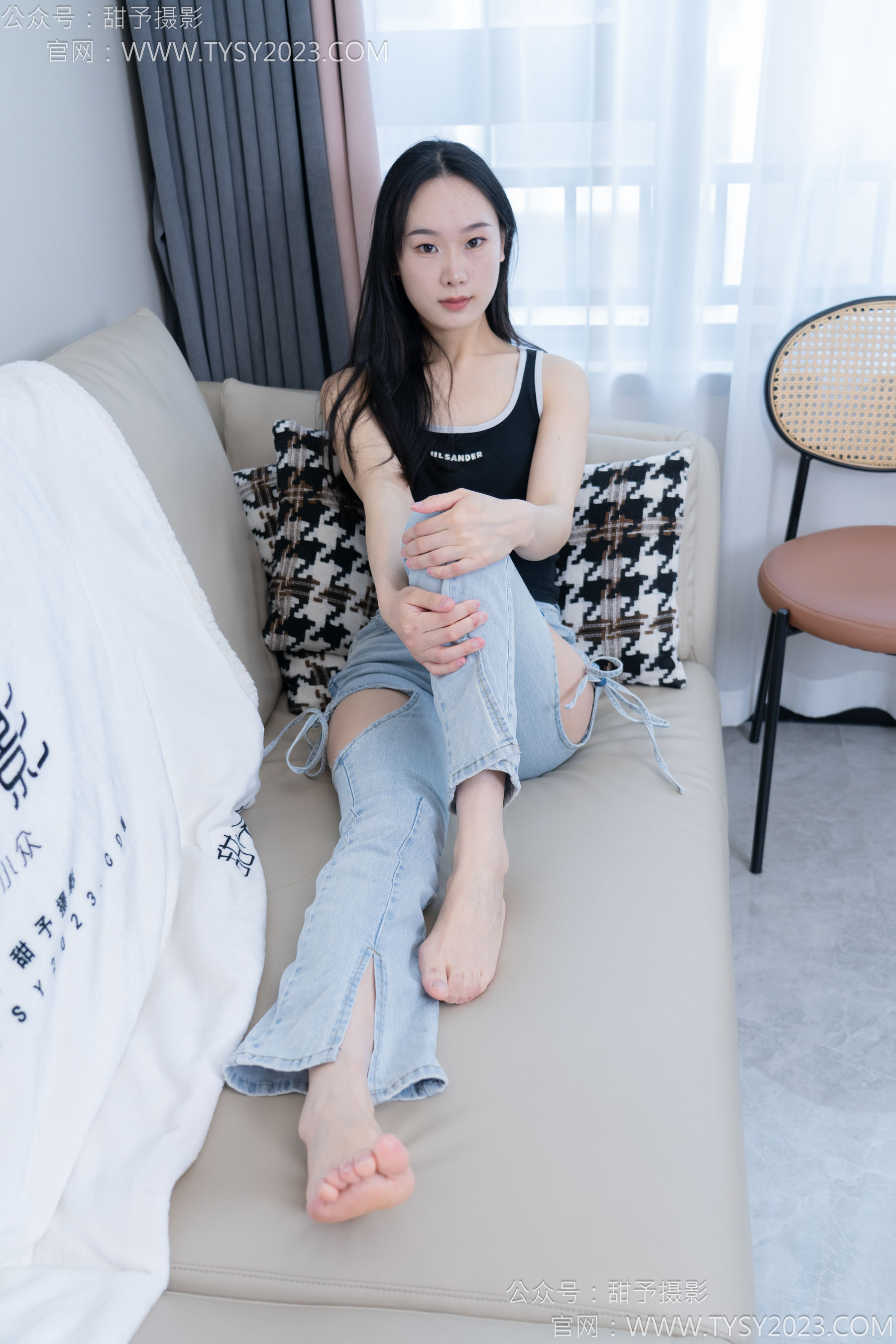甜予摄影 No.181 小容 - 板鞋、白棉袜、裸足/(130P)