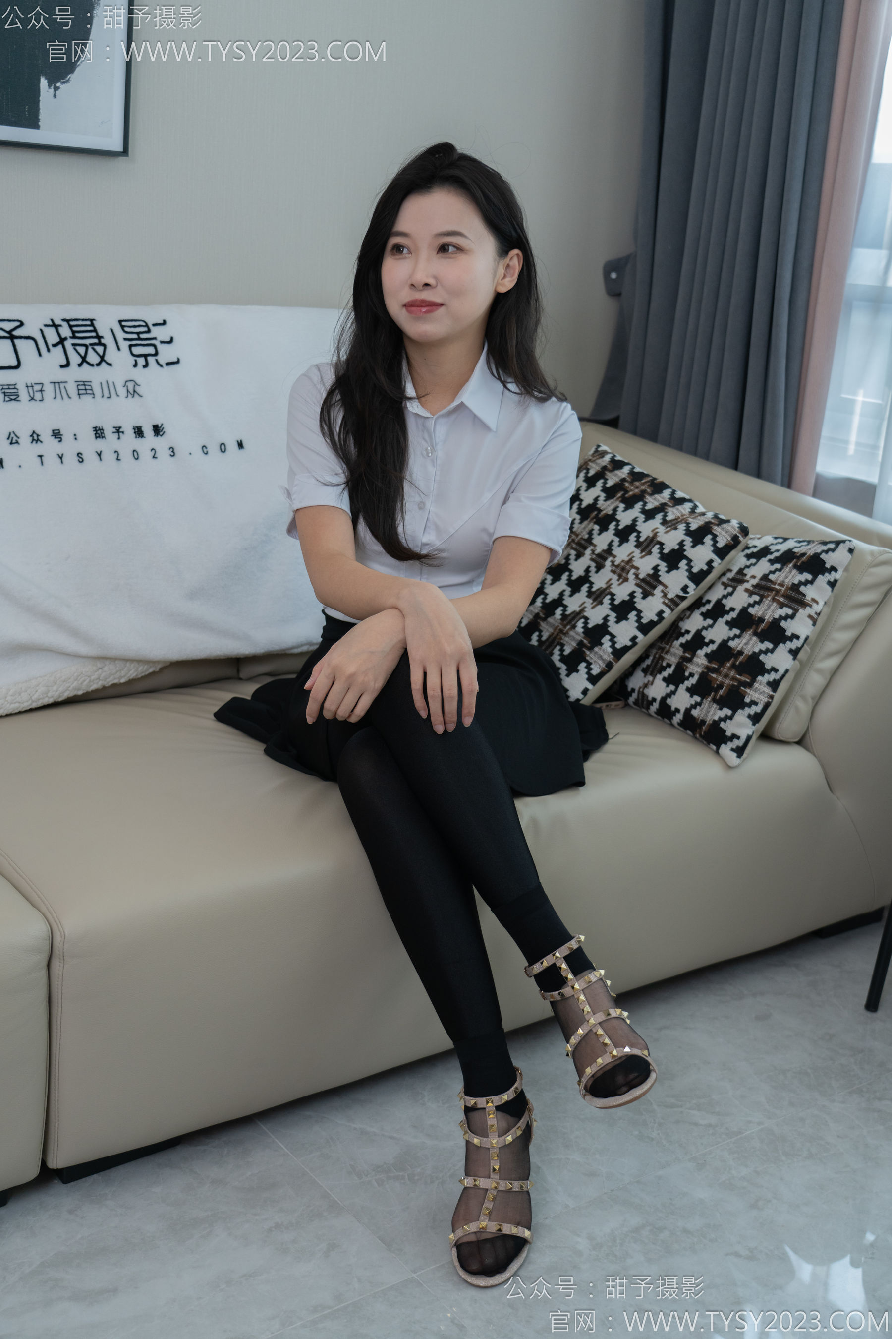 甜予摄影 No.158 梦梦 - 高跟鞋、短肉丝、短黑丝、裸足/(130P)
