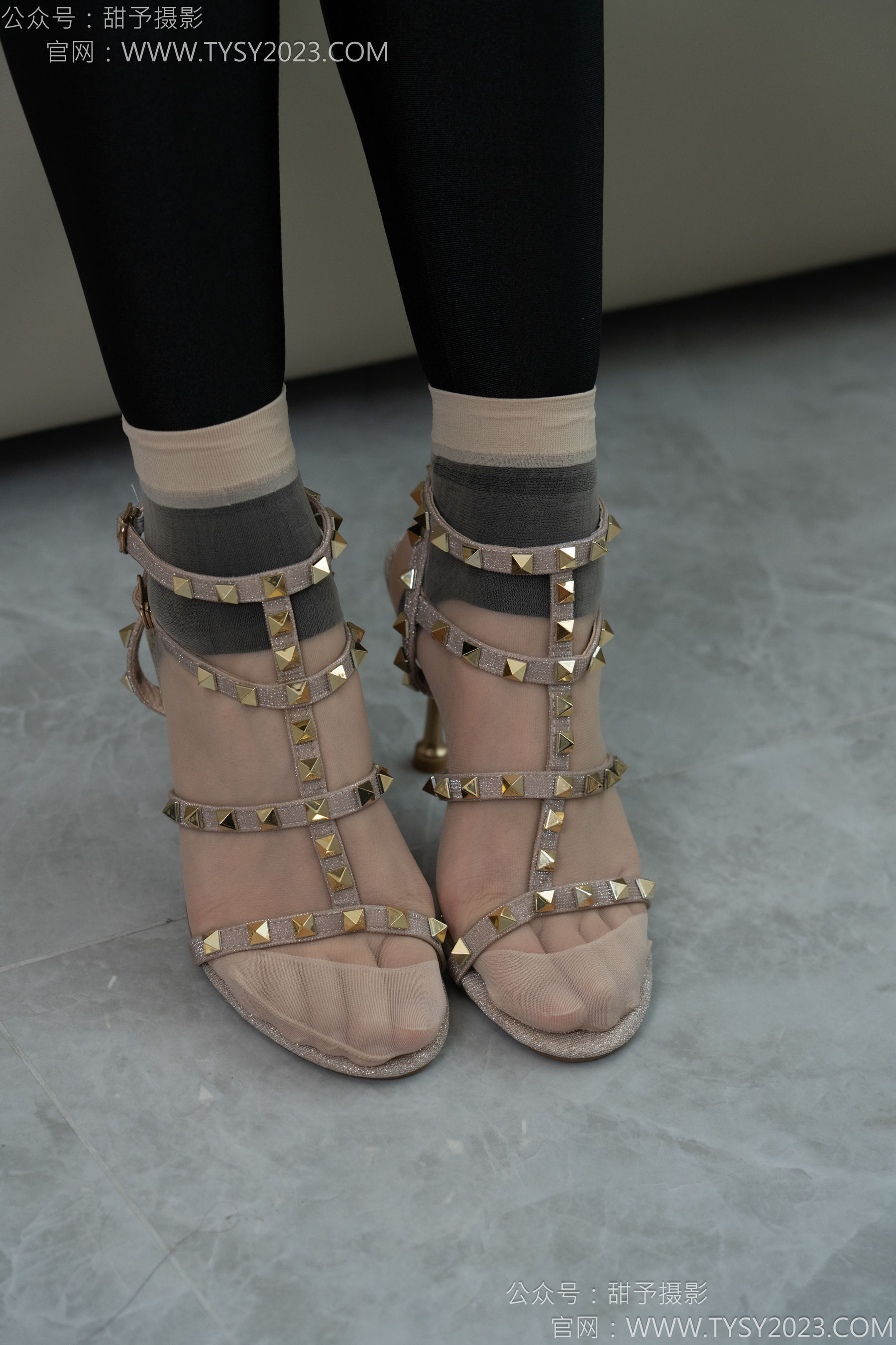 甜予摄影 No.158 梦梦 - 高跟鞋、短肉丝、短黑丝、裸足/(130P)