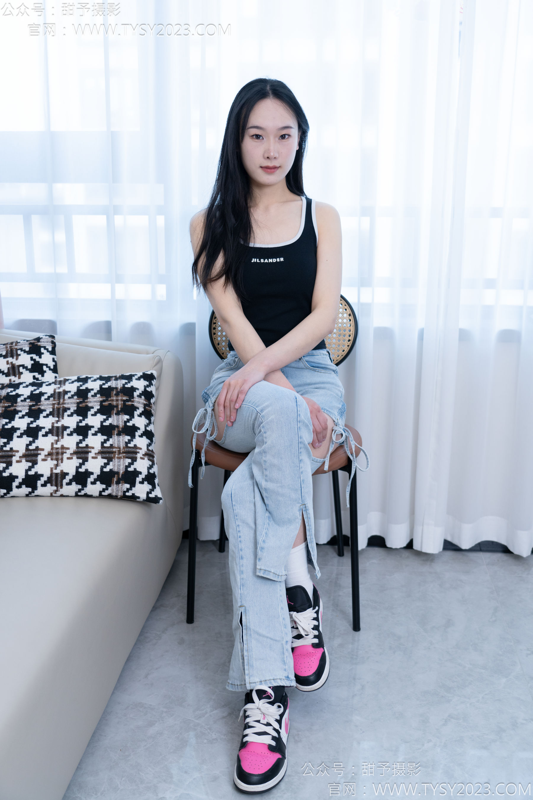 甜予摄影 No.181 小容 - 板鞋、白棉袜、裸足/(130P)