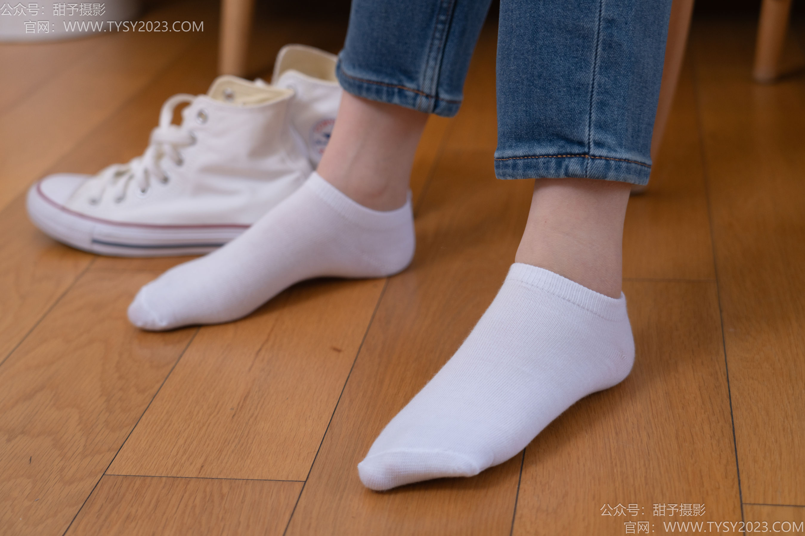 甜予摄影 No.189 璇璇 - 帆布鞋、裸足、抖腿剧情/(134P)