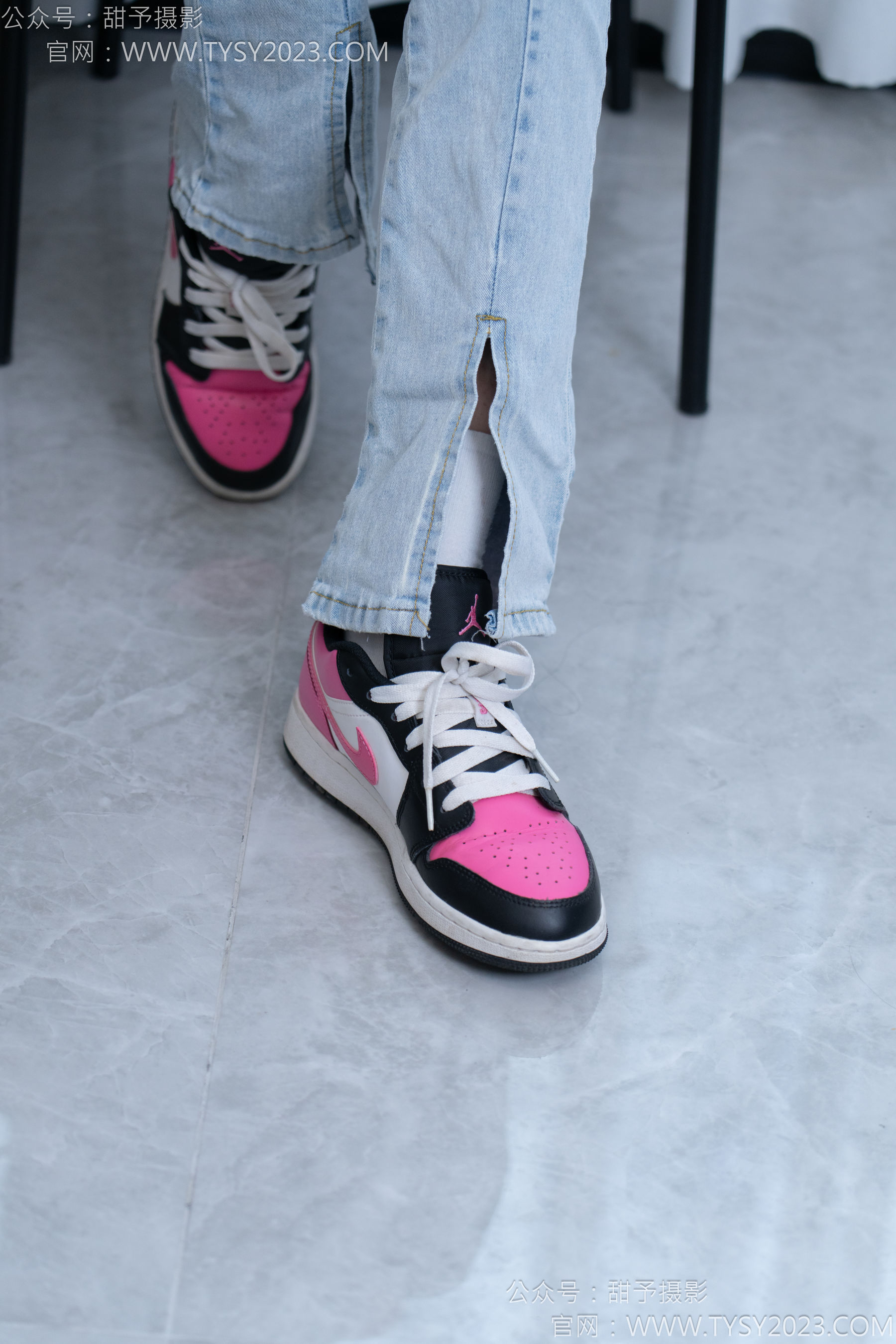 甜予摄影 No.181 小容 - 板鞋、白棉袜、裸足/(130P)