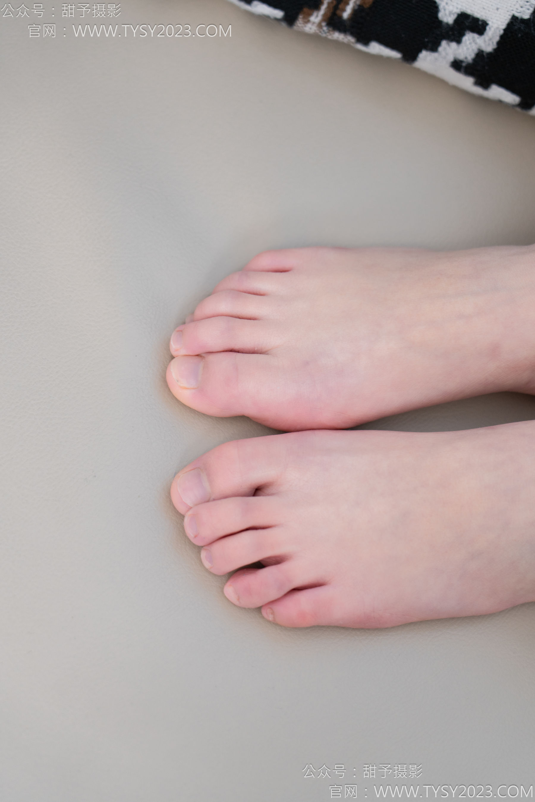 甜予摄影 No.162 知知 - 皮鞋、白棉袜、裸足/(125P)