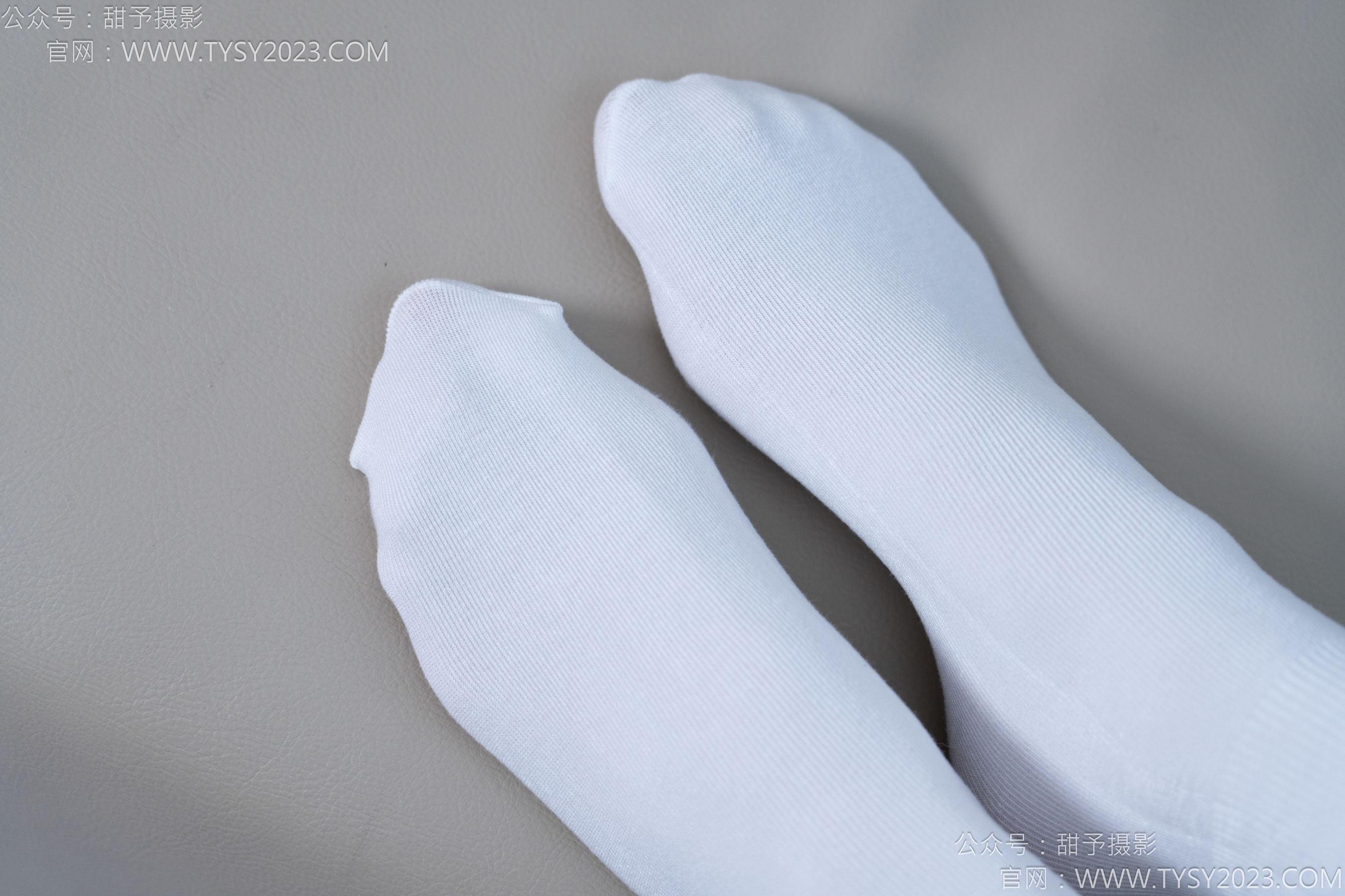 甜予摄影 No.164 珞珞 - 板鞋、白棉袜、裸足/(130P)