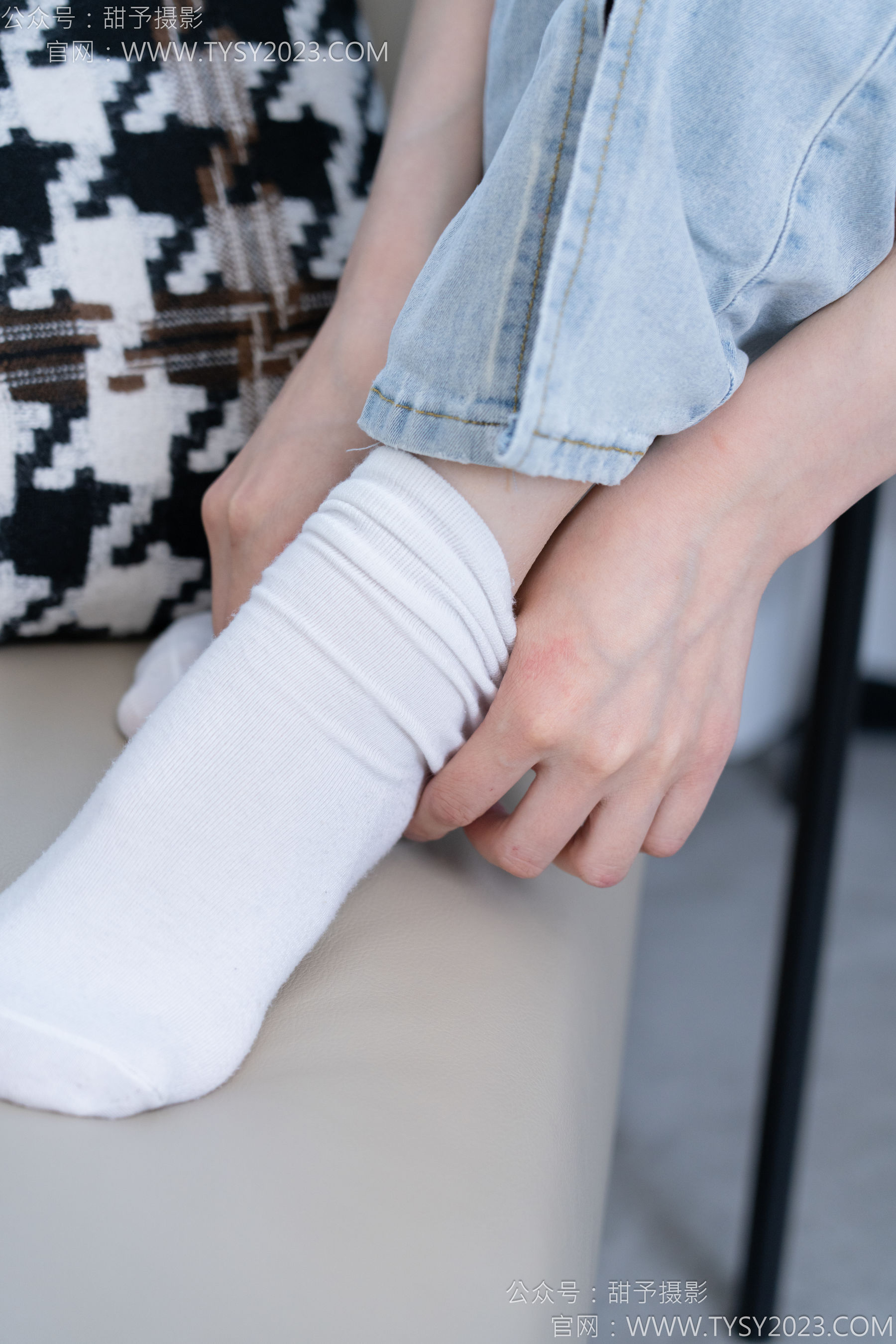 甜予摄影 No.181 小容 - 板鞋、白棉袜、裸足/(130P)