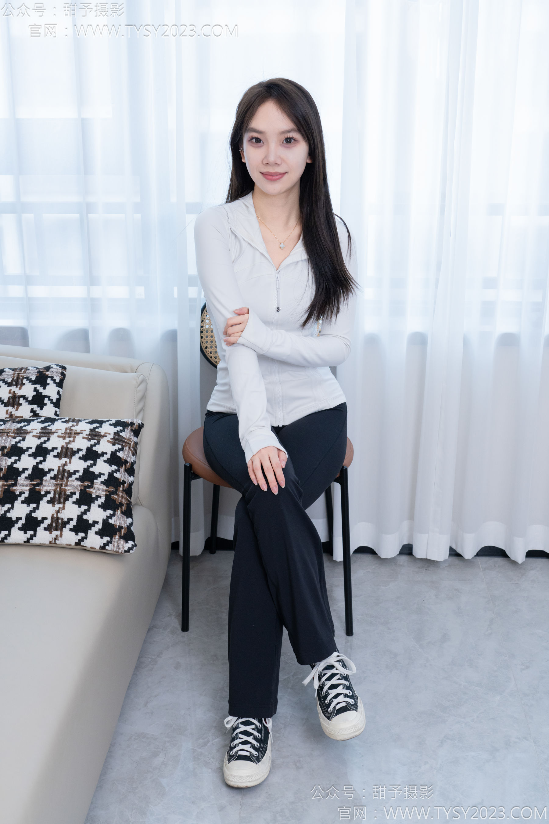 甜予摄影 No.169 贝壳 - 帆布鞋、白棉袜、裸足/(130P)