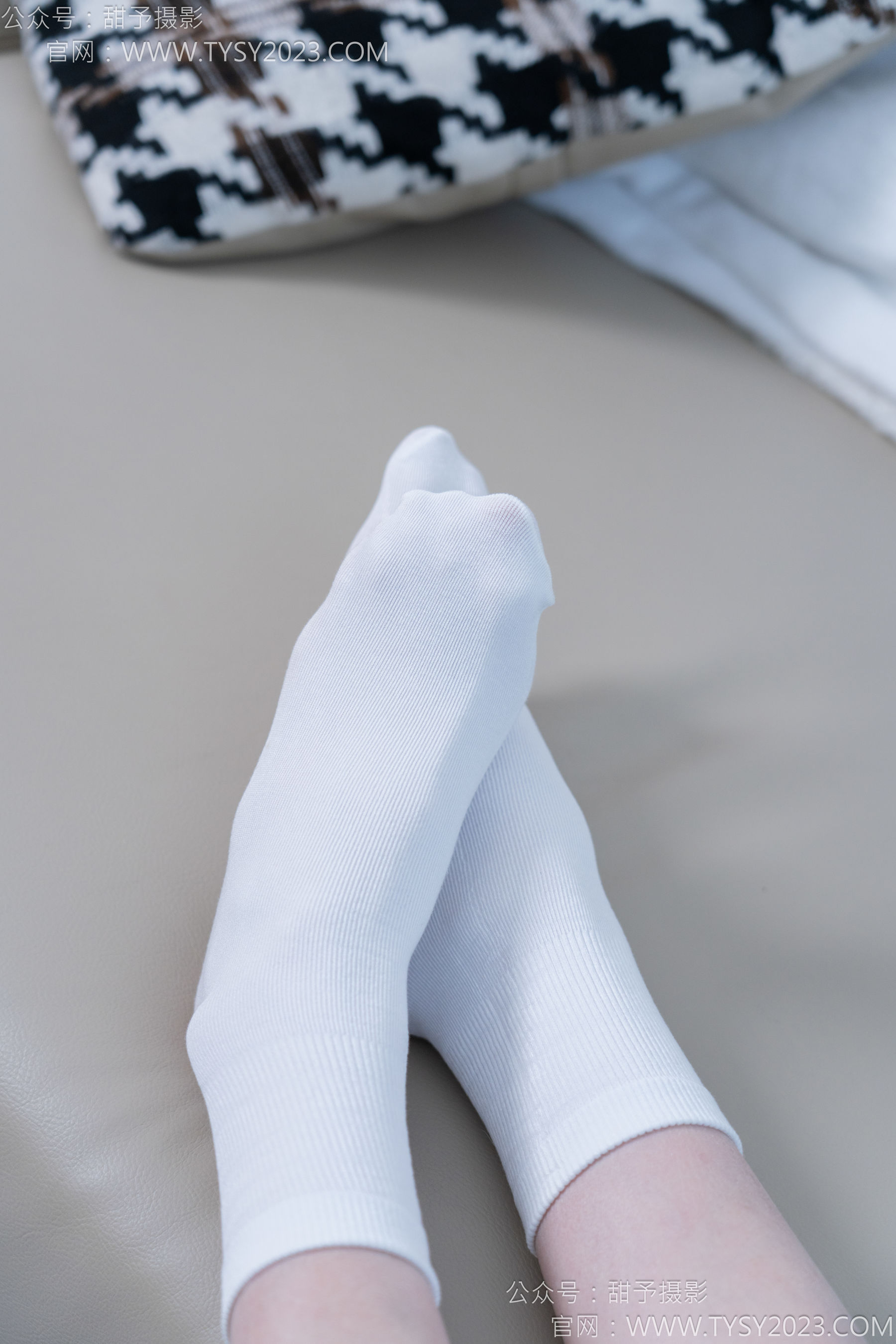 甜予摄影 No.164 珞珞 - 板鞋、白棉袜、裸足/(130P)