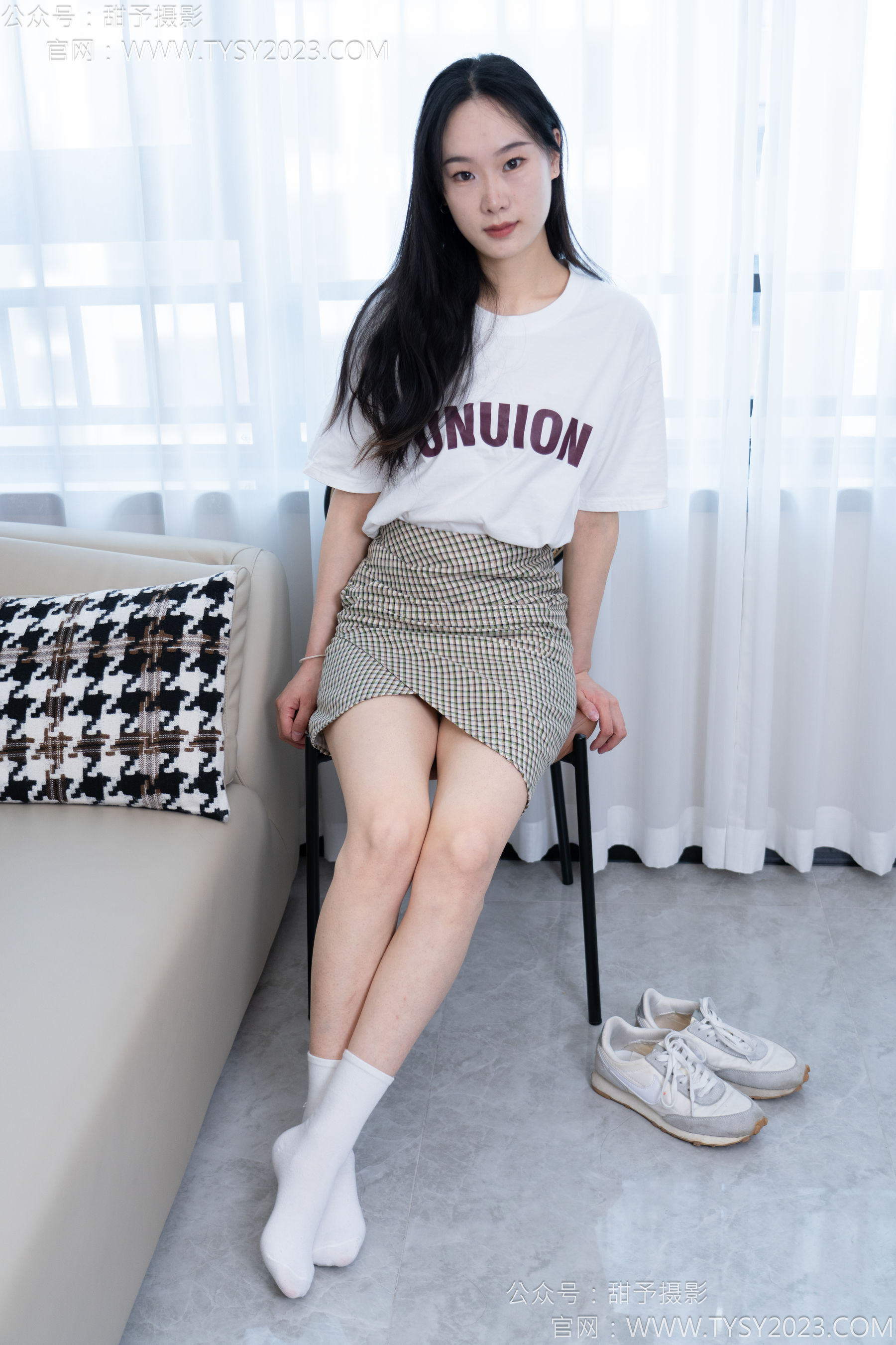 甜予摄影 No.167 小容 - 板鞋、白棉袜、裸足/(129P)