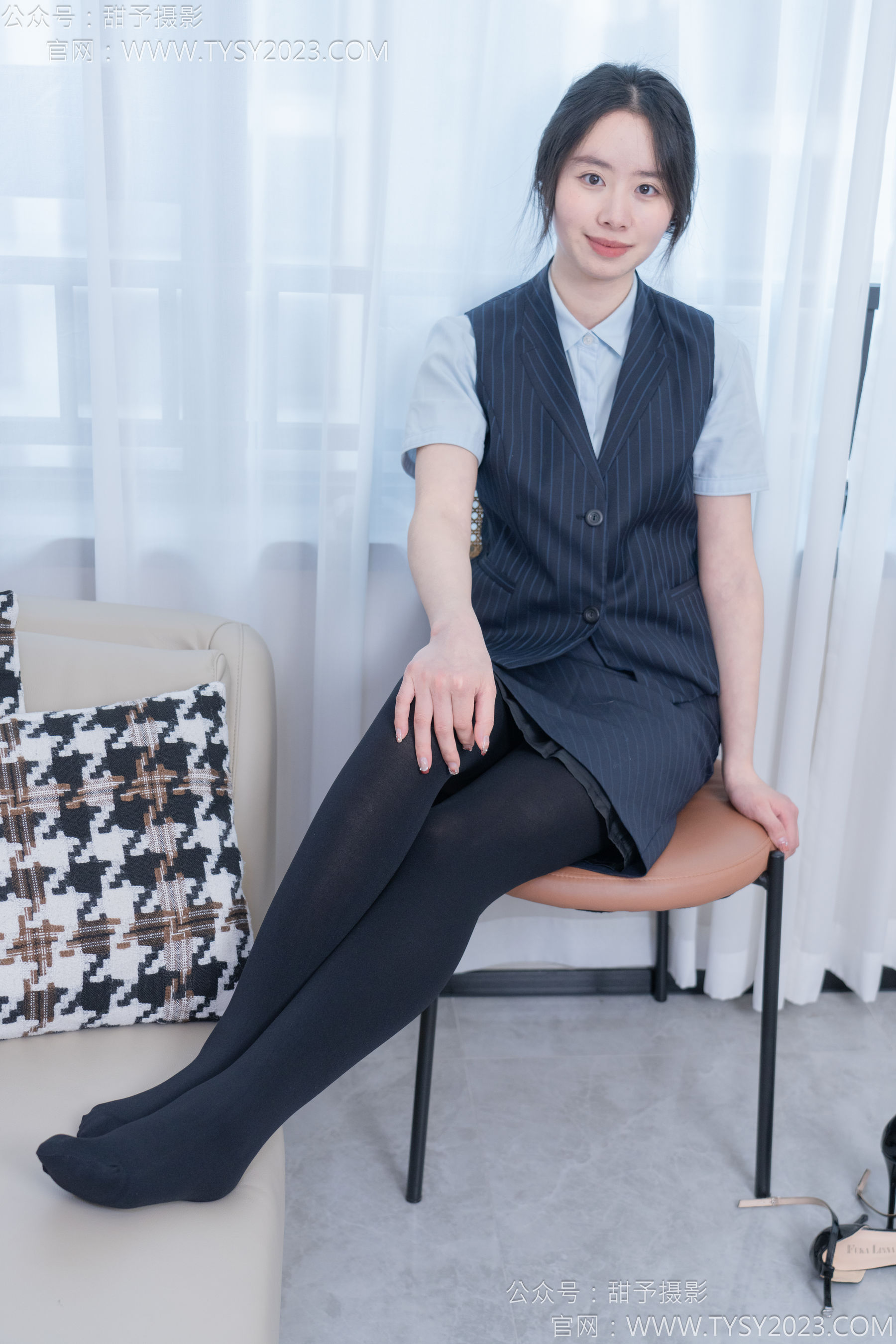 甜予摄影 No.187 知知 - 高跟鞋、厚黑丝/(127P)