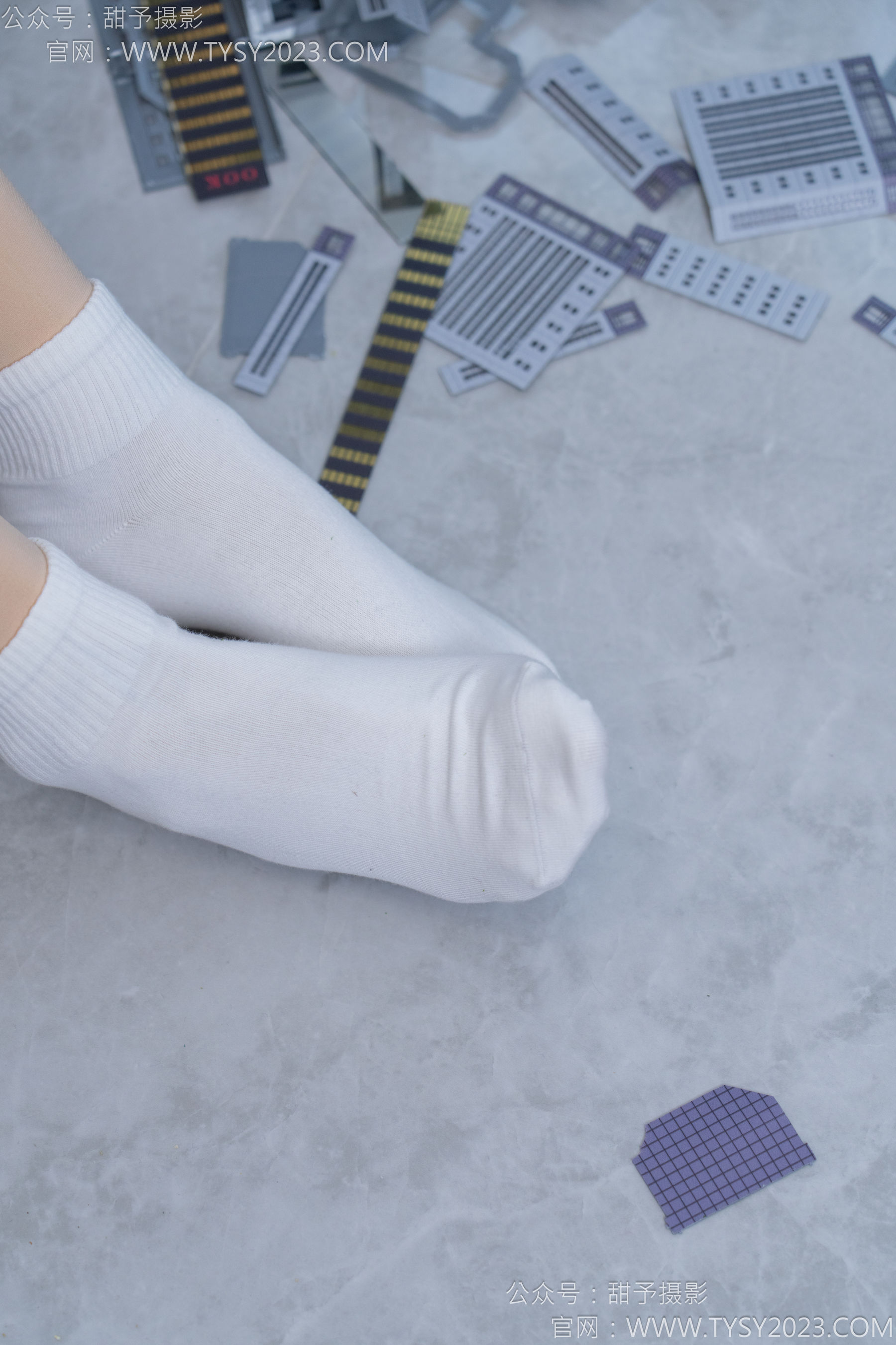 甜予摄影 No.182 珞珞 - 板鞋、白棉袜、厚肉丝、小人国剧情/(134P)