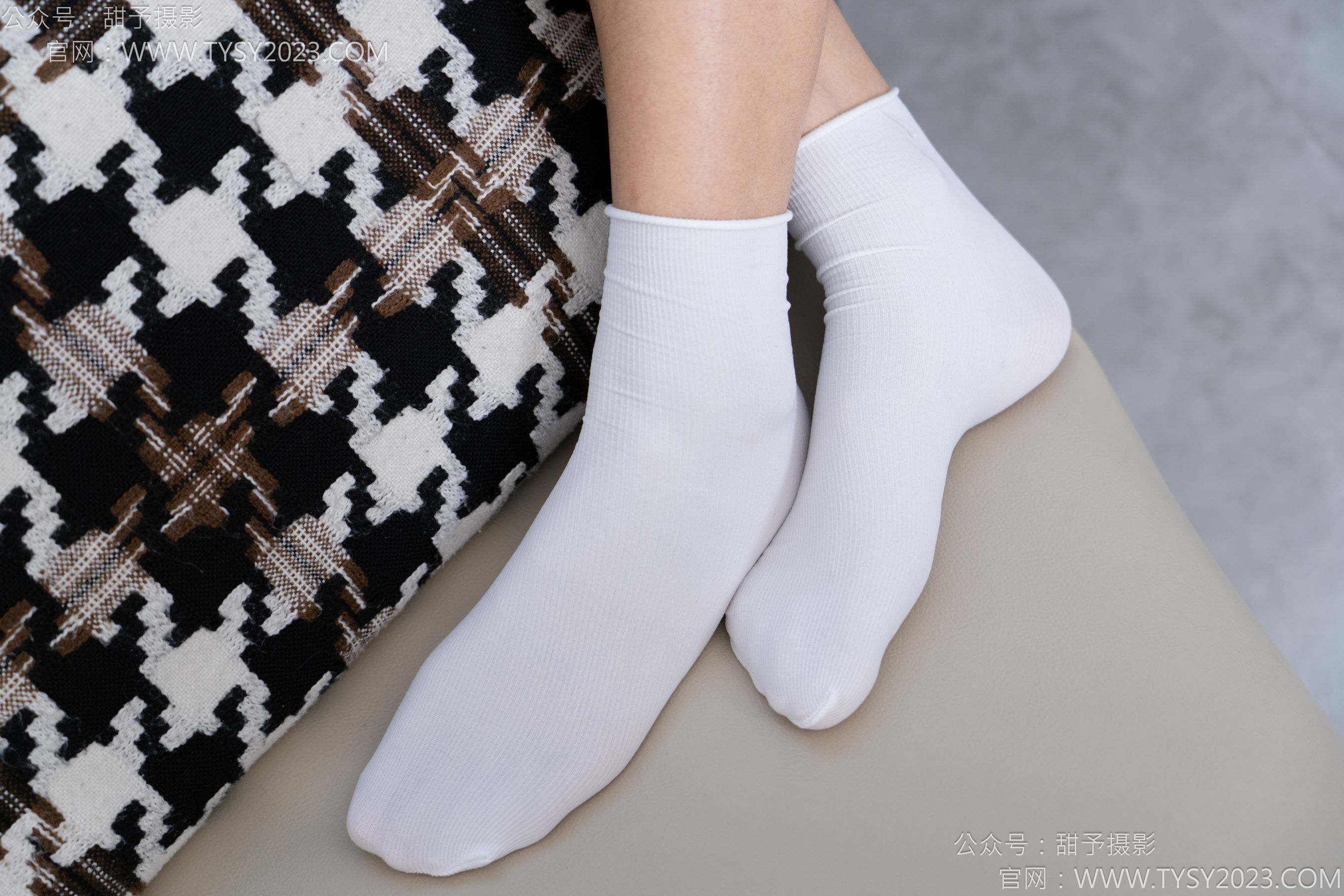 甜予摄影 No.186 娃娃 - 帆布鞋、白棉袜、裸足/(129P)