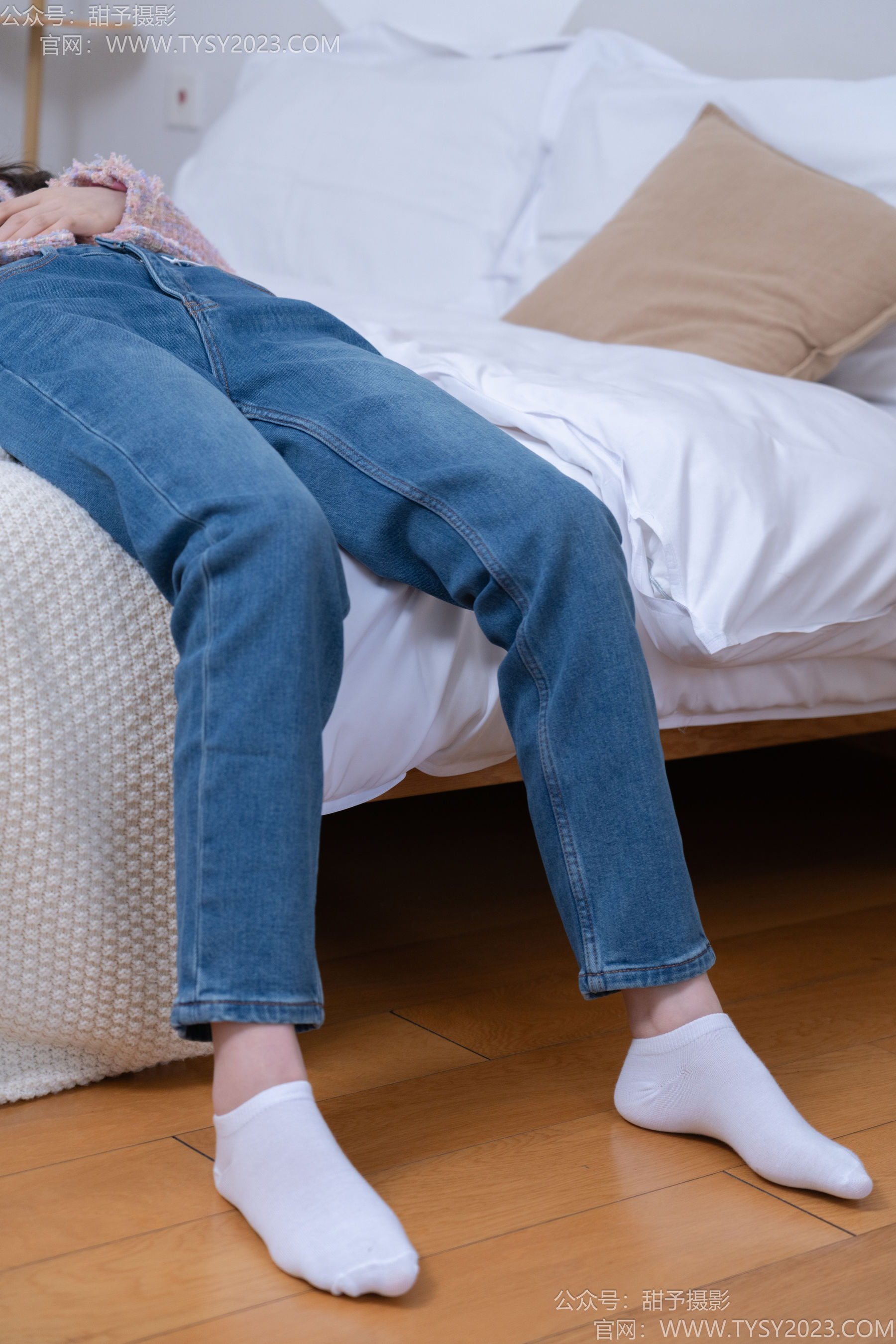 甜予摄影 No.189 璇璇 - 帆布鞋、裸足、抖腿剧情/(134P)