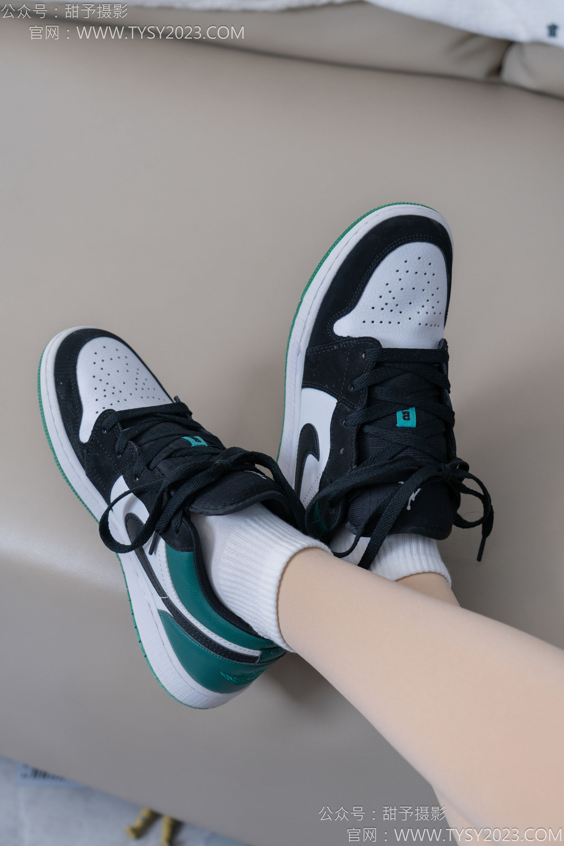 甜予摄影 No.182 珞珞 - 板鞋、白棉袜、厚肉丝、小人国剧情/(134P)