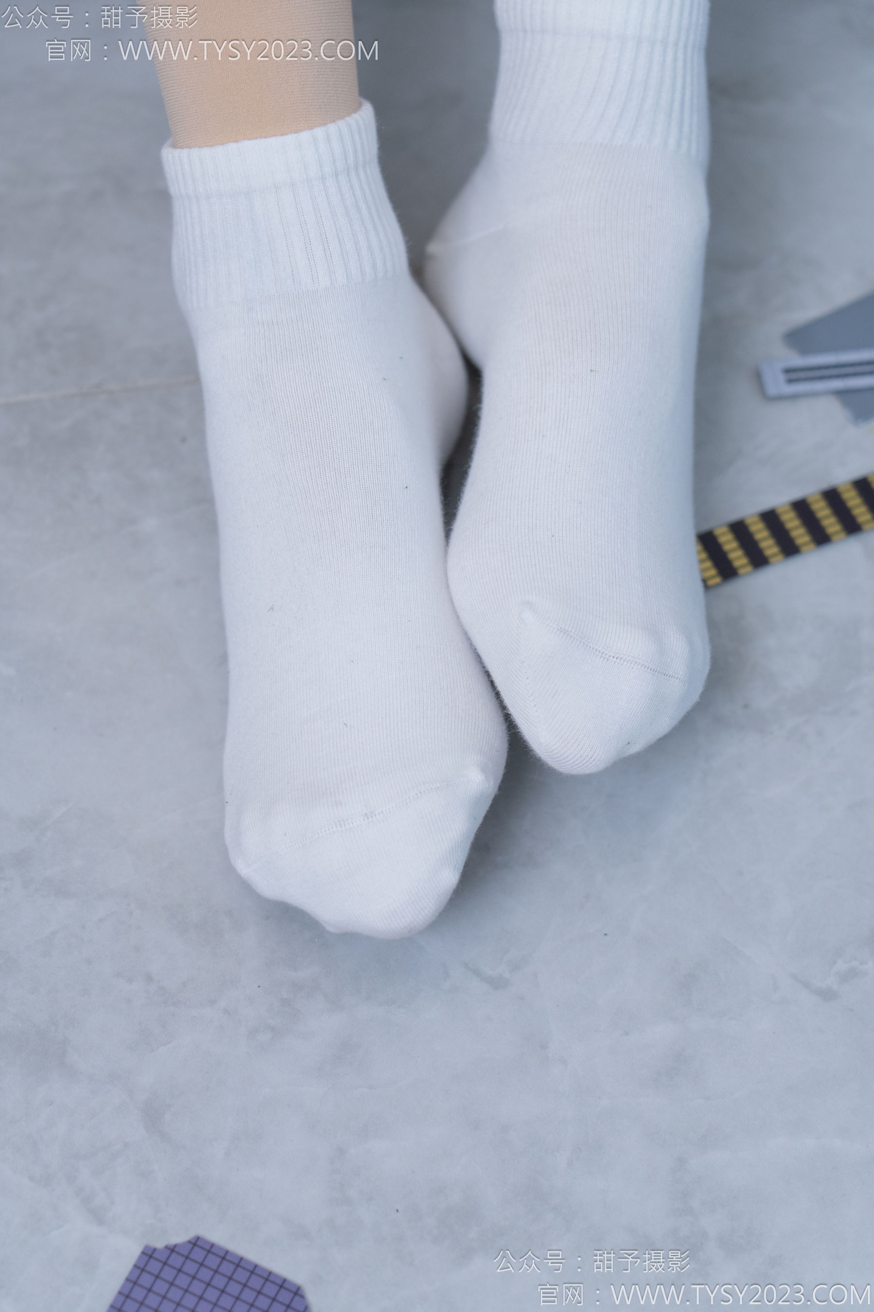 甜予摄影 No.182 珞珞 - 板鞋、白棉袜、厚肉丝、小人国剧情/(134P)