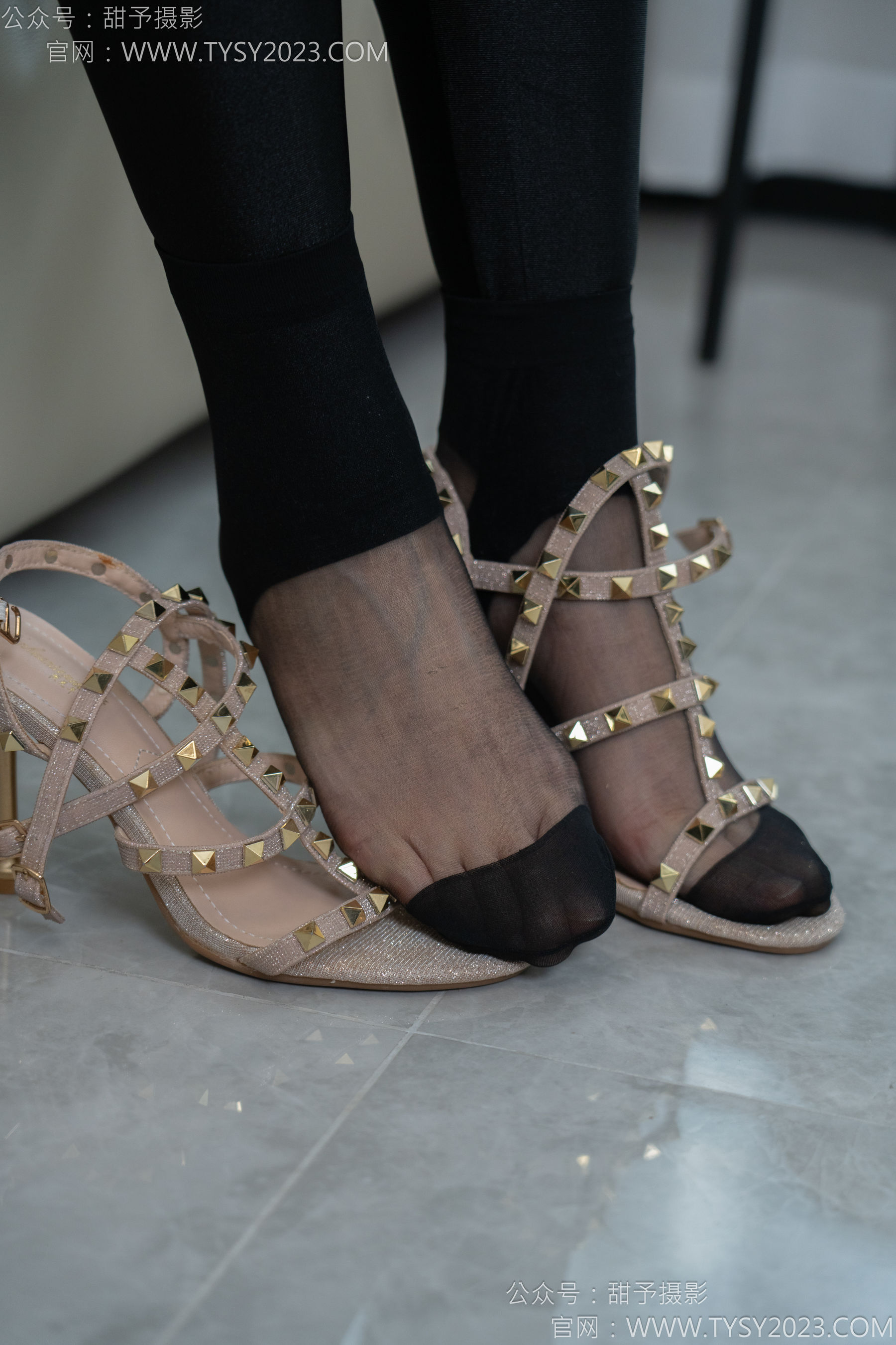 甜予摄影 No.158 梦梦 - 高跟鞋、短肉丝、短黑丝、裸足/(130P)