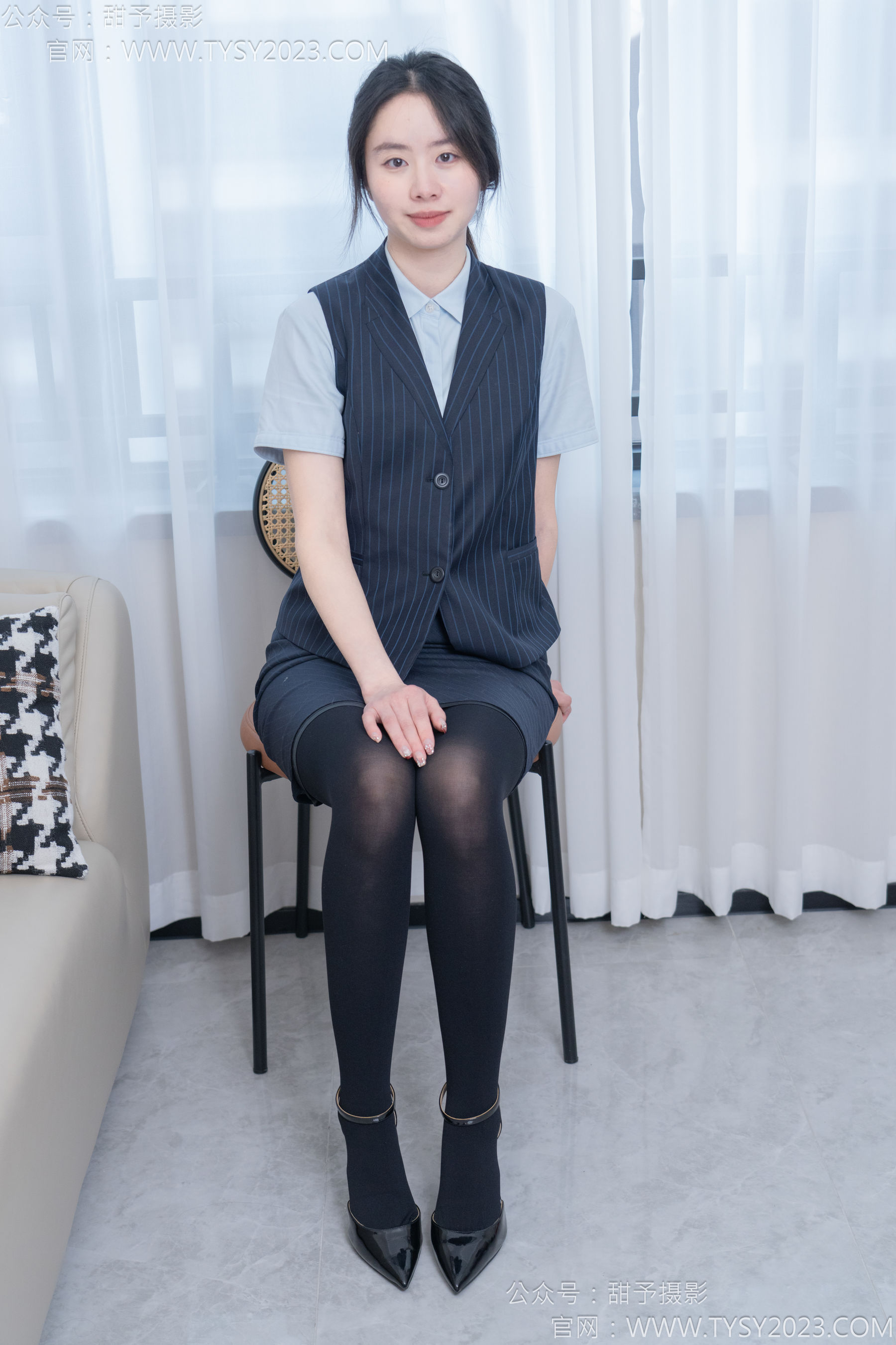 甜予摄影 No.187 知知 - 高跟鞋、厚黑丝/(127P)