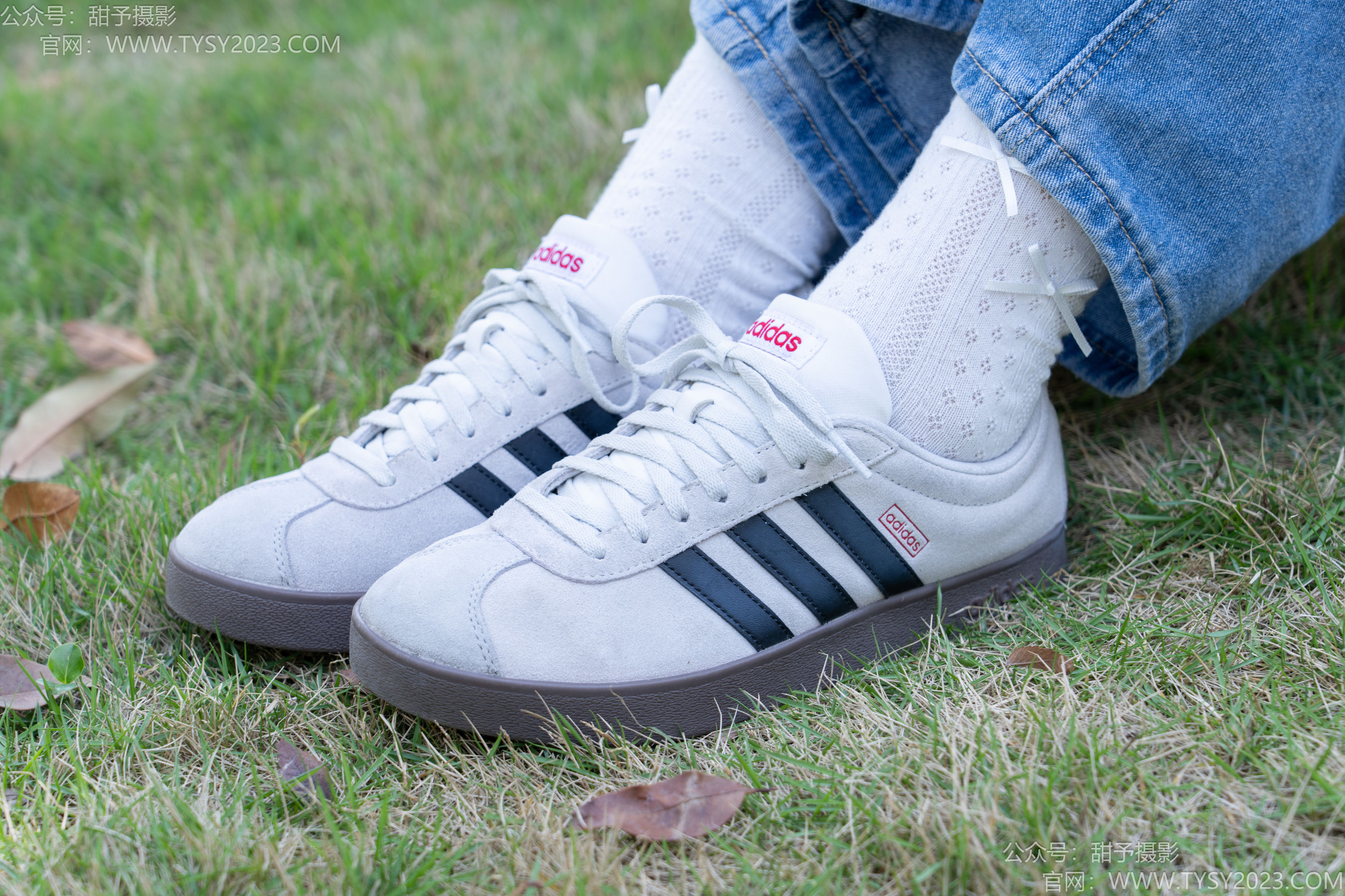 甜予摄影 No.194 小橙子 - 板鞋、白棉袜、裸足/(130P)