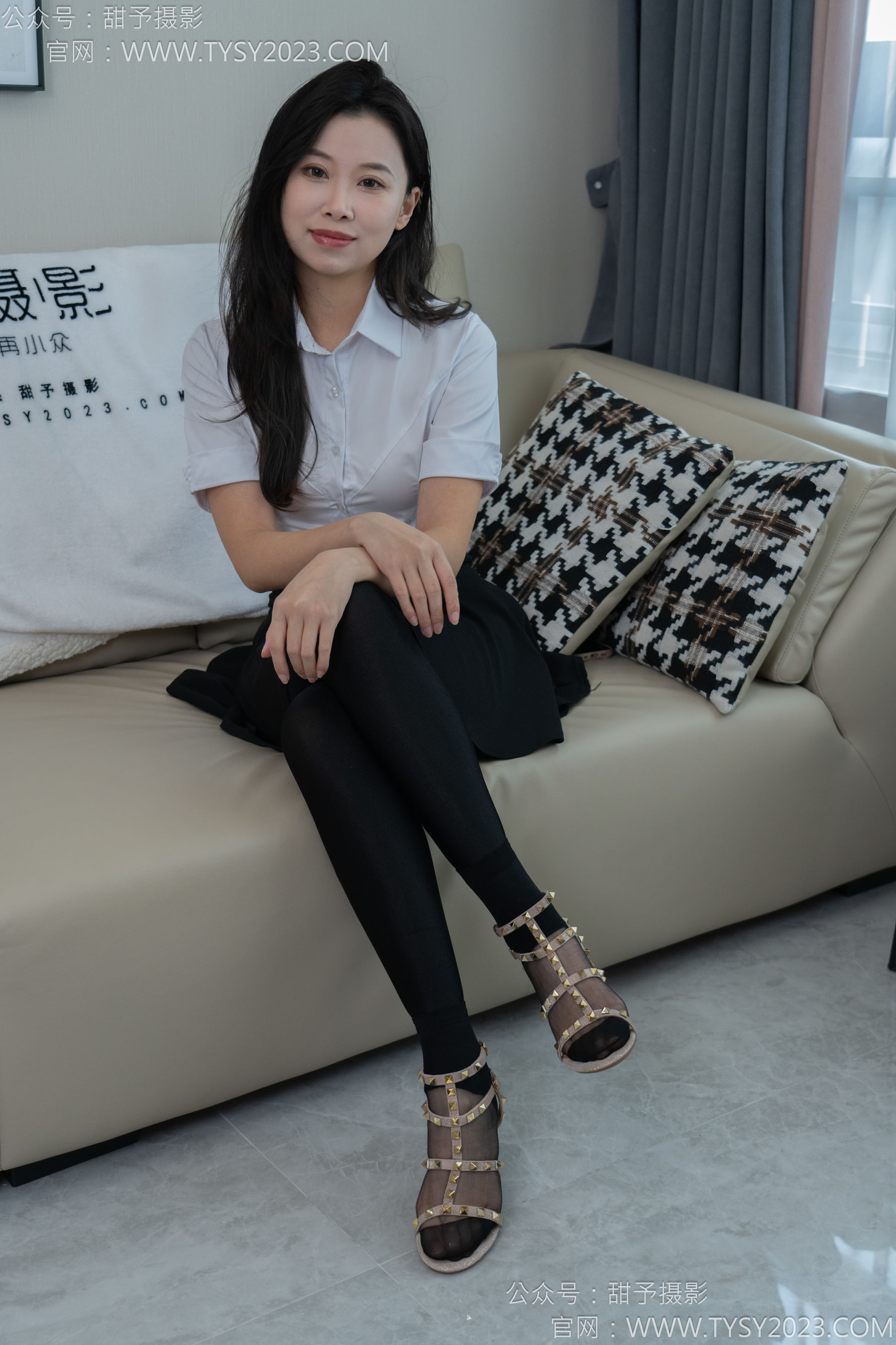 甜予摄影 No.158 梦梦 - 高跟鞋、短肉丝、短黑丝、裸足/(130P)