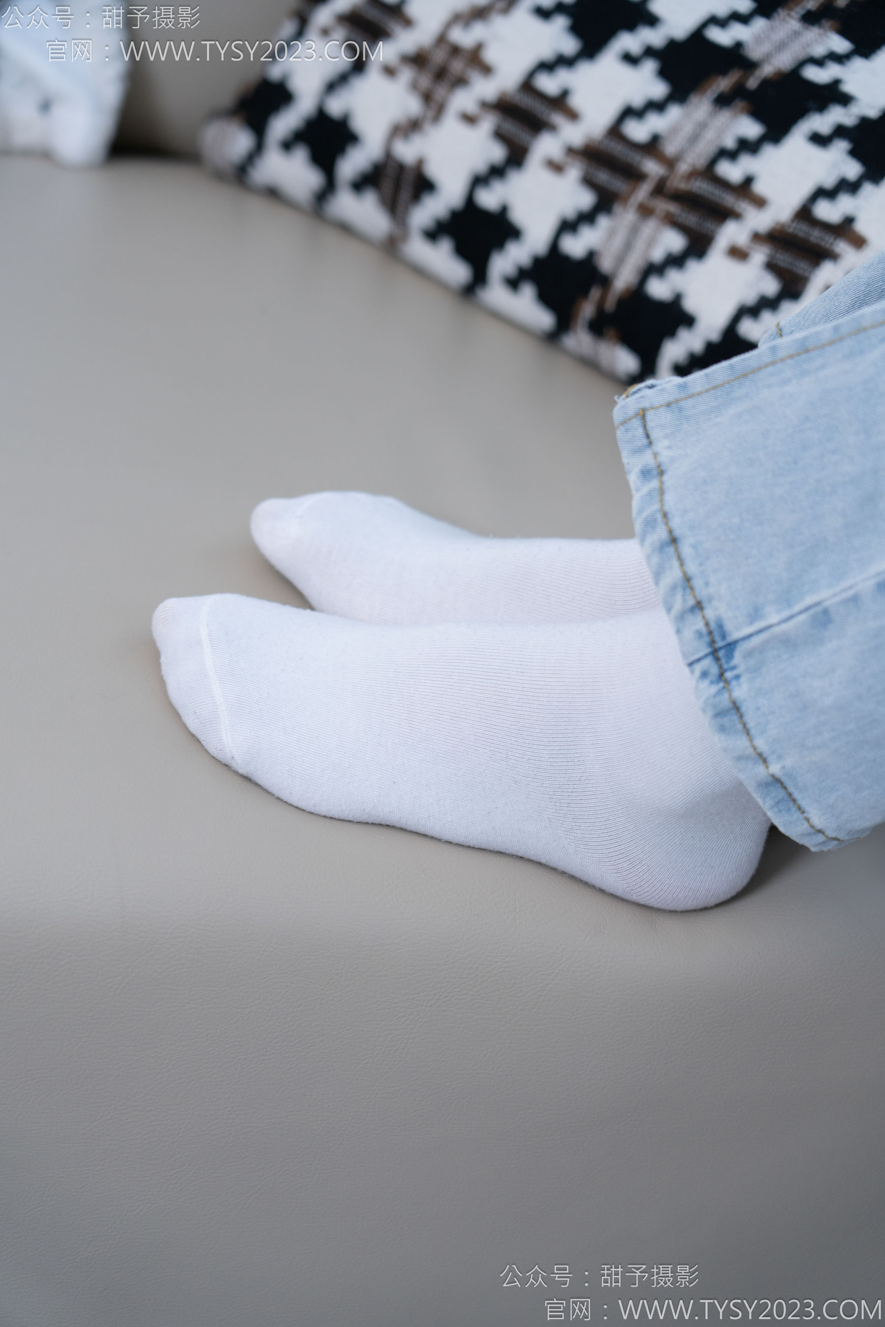 甜予摄影 No.181 小容 - 板鞋、白棉袜、裸足/(130P)