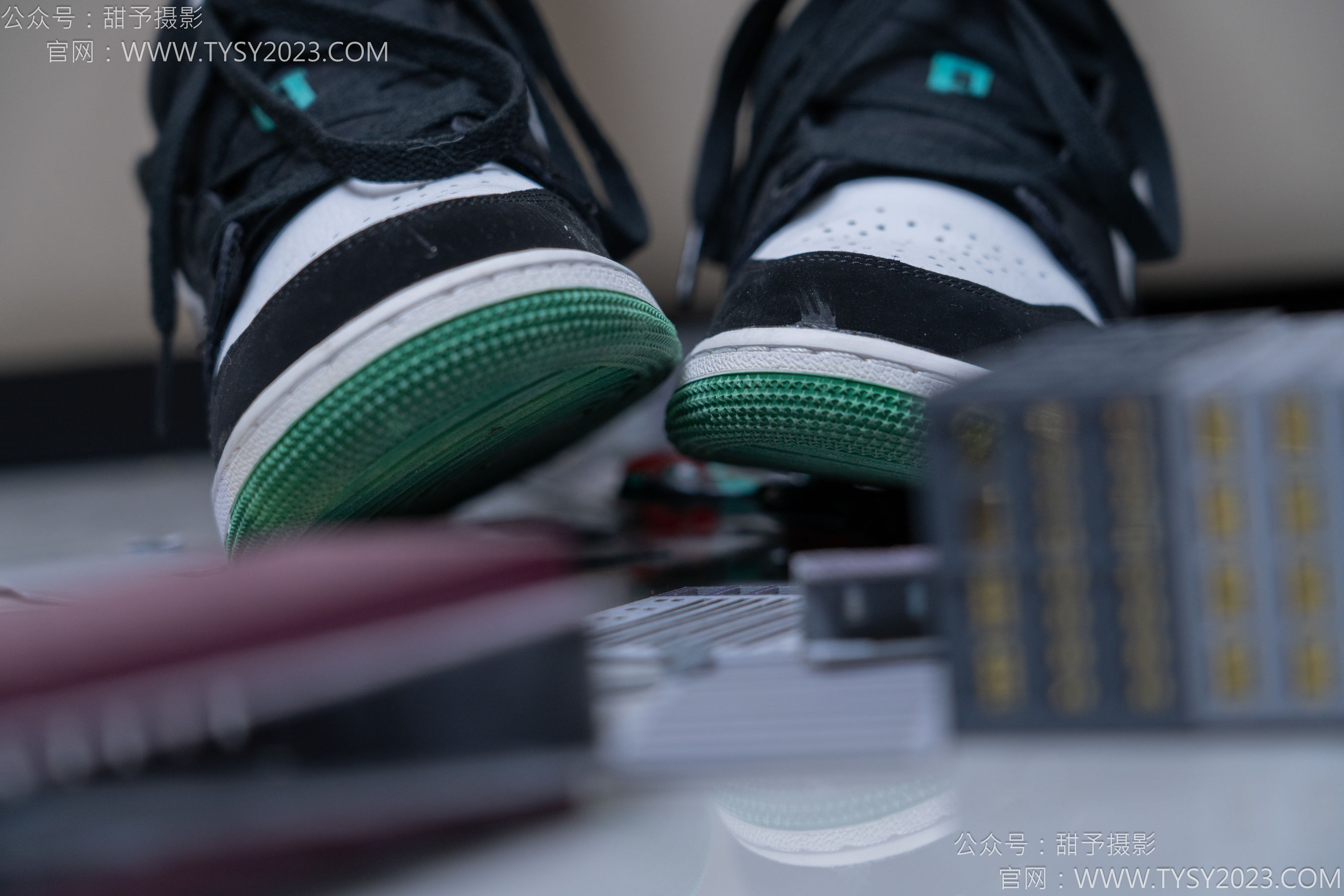 甜予摄影 No.182 珞珞 - 板鞋、白棉袜、厚肉丝、小人国剧情/(134P)