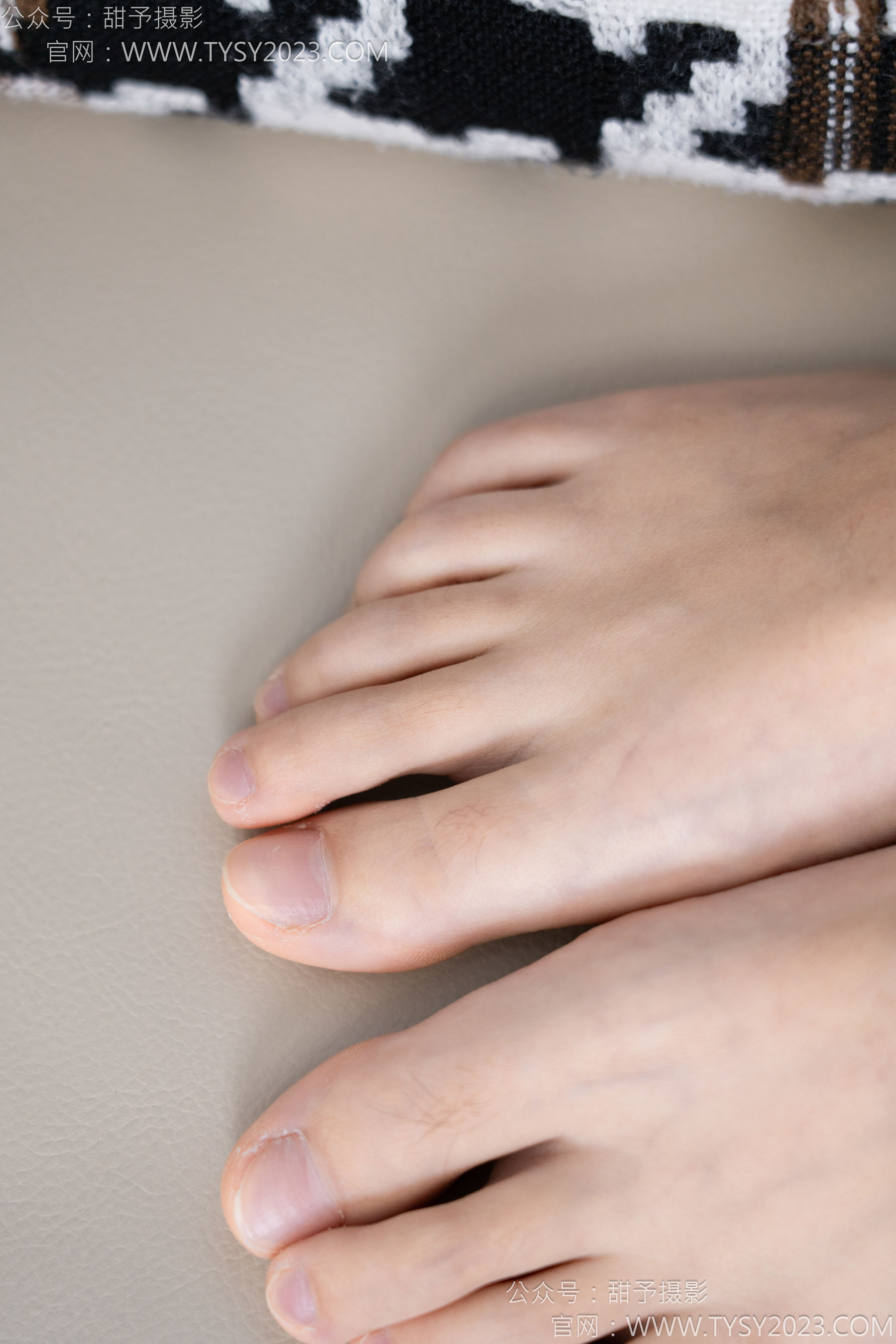 甜予摄影 No.186 娃娃 - 帆布鞋、白棉袜、裸足/(129P)