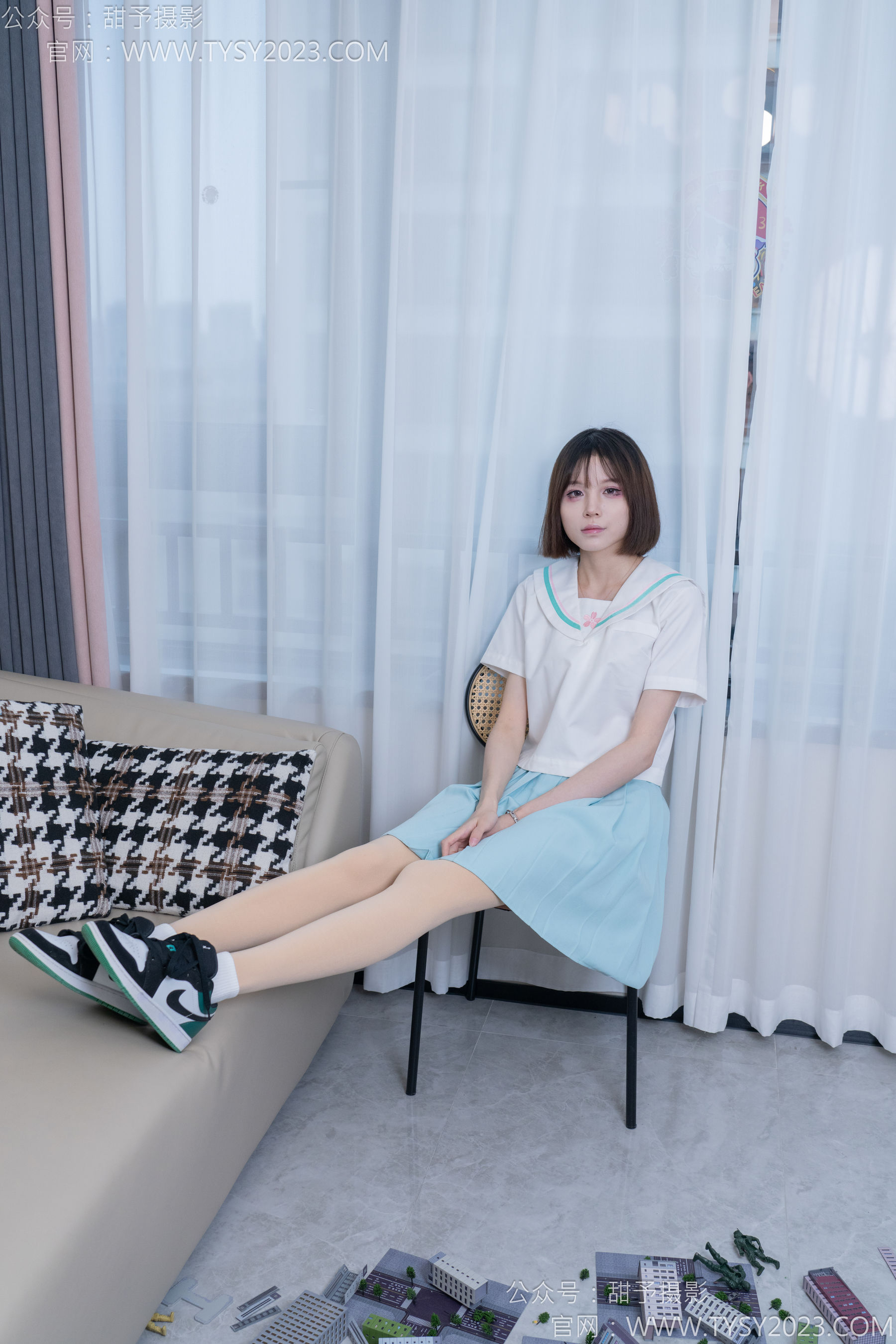 甜予摄影 No.182 珞珞 - 板鞋、白棉袜、厚肉丝、小人国剧情/(134P)