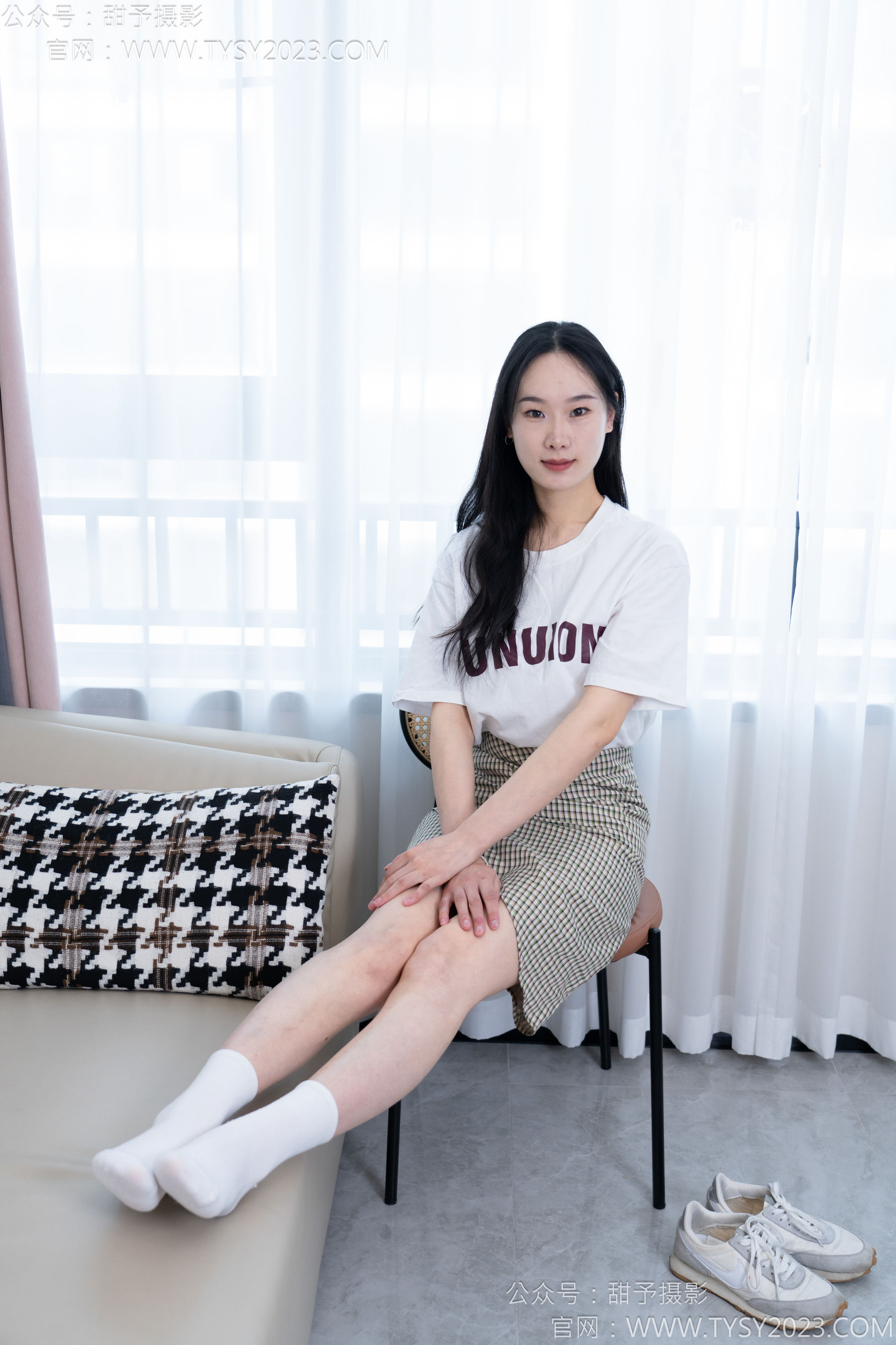 甜予摄影 No.167 小容 - 板鞋、白棉袜、裸足/(129P)