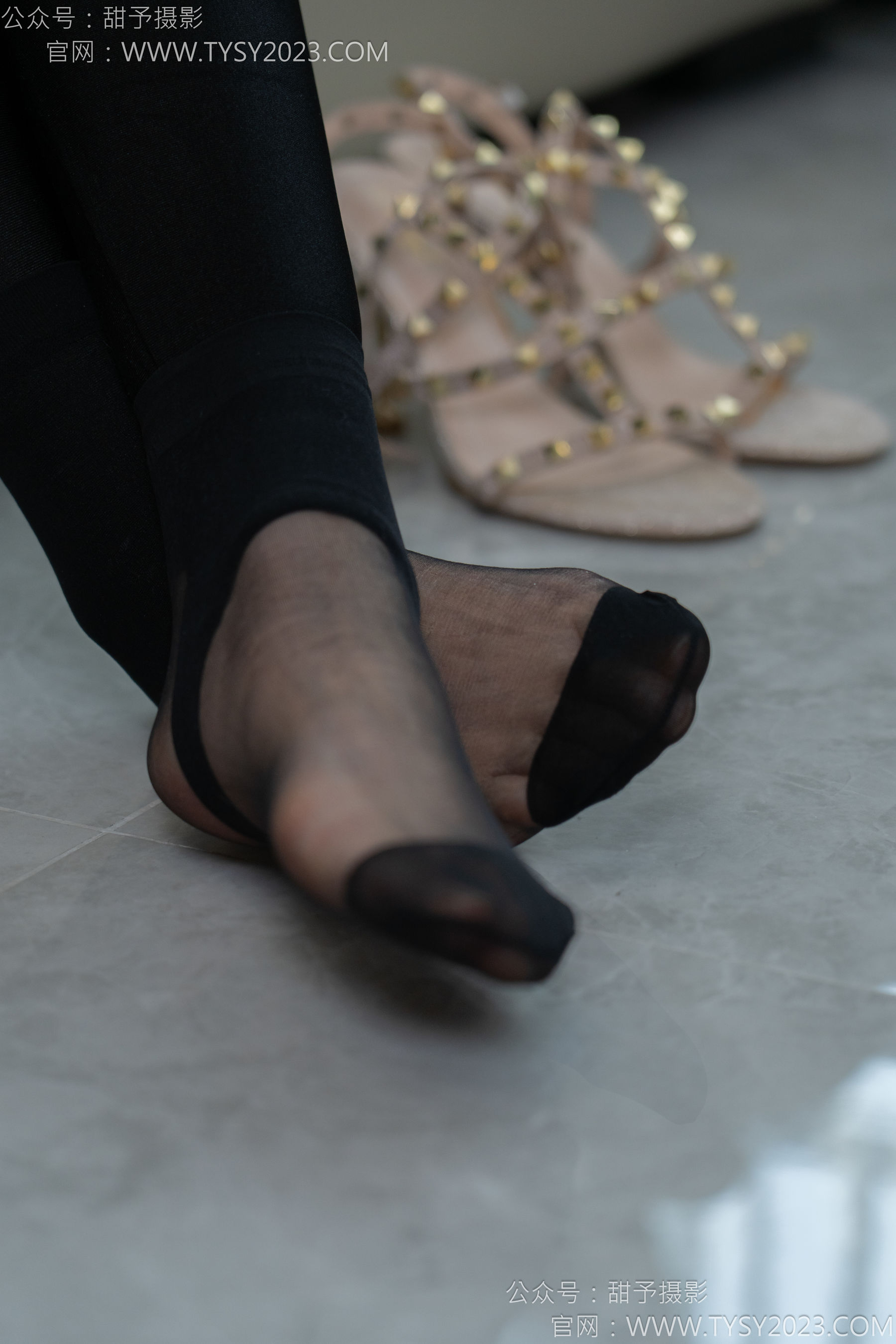 甜予摄影 No.158 梦梦 - 高跟鞋、短肉丝、短黑丝、裸足/(130P)