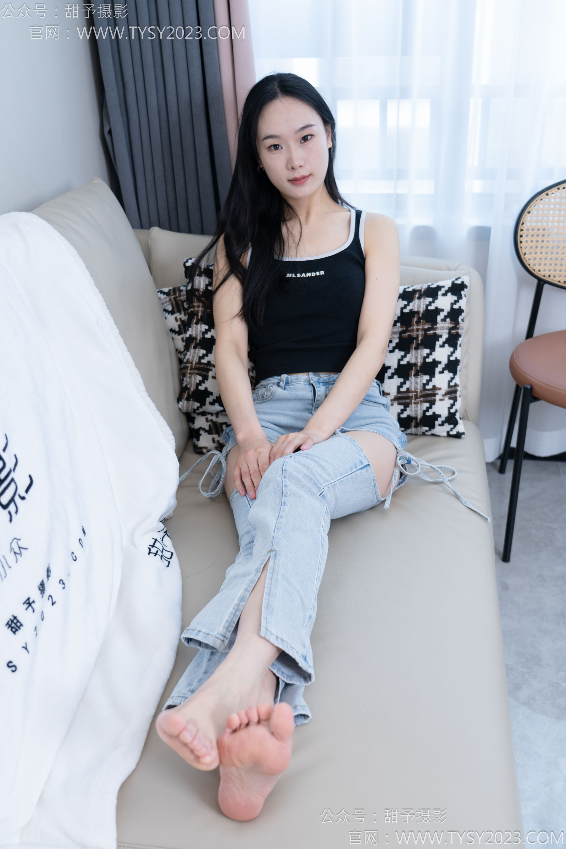甜予摄影 No.181 小容 - 板鞋、白棉袜、裸足/(130P)