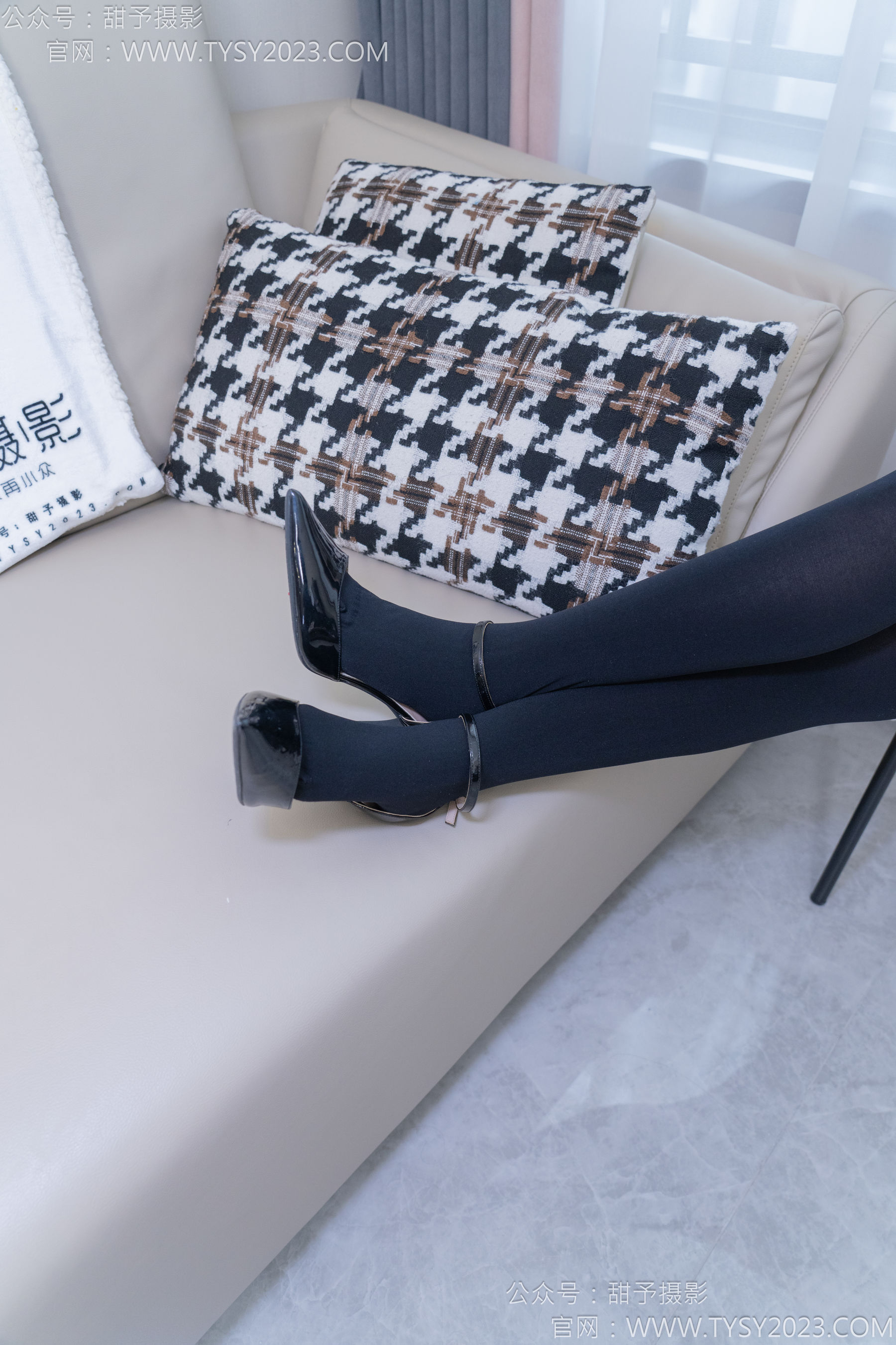 甜予摄影 No.187 知知 - 高跟鞋、厚黑丝/(127P)