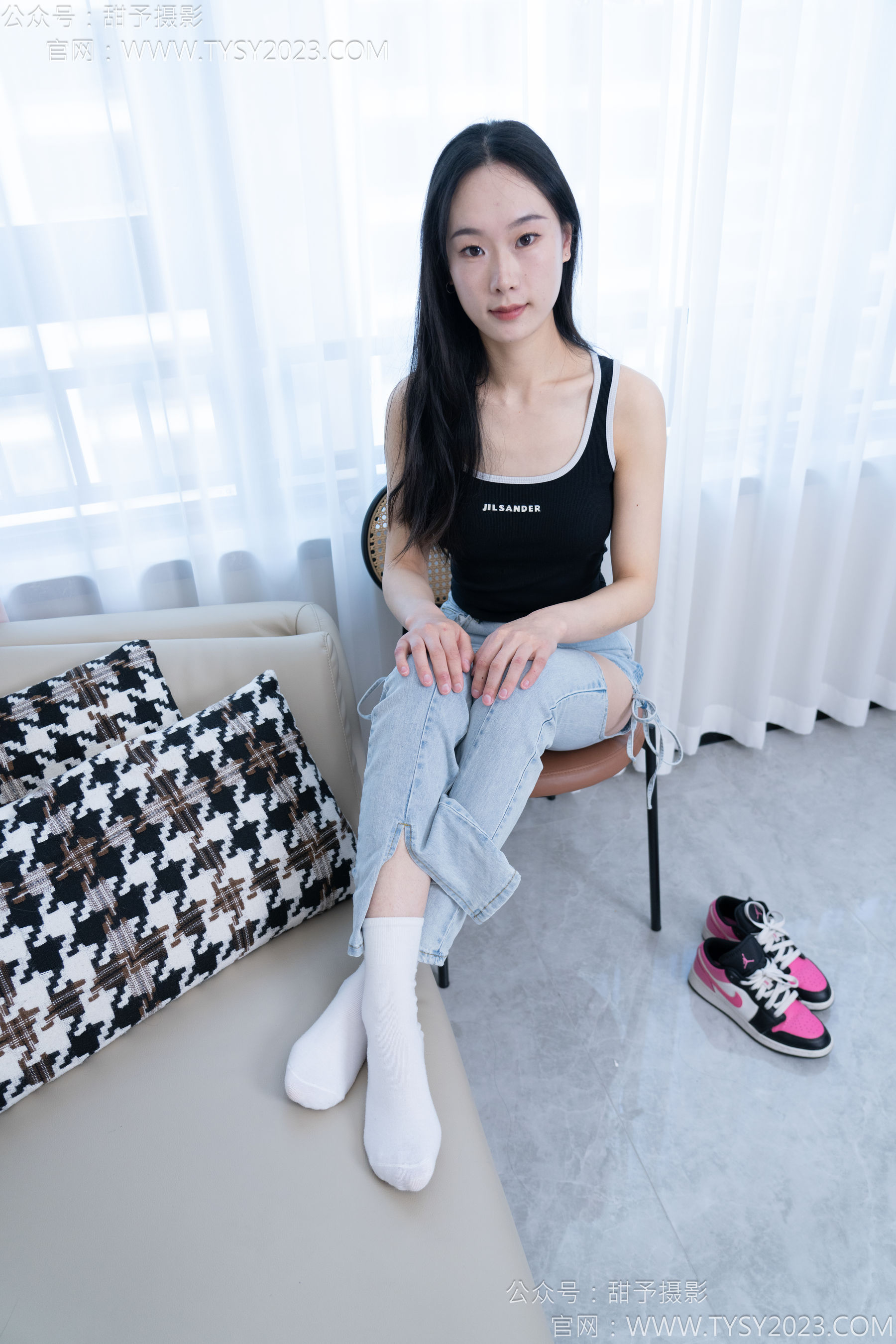 甜予摄影 No.181 小容 - 板鞋、白棉袜、裸足/(130P)