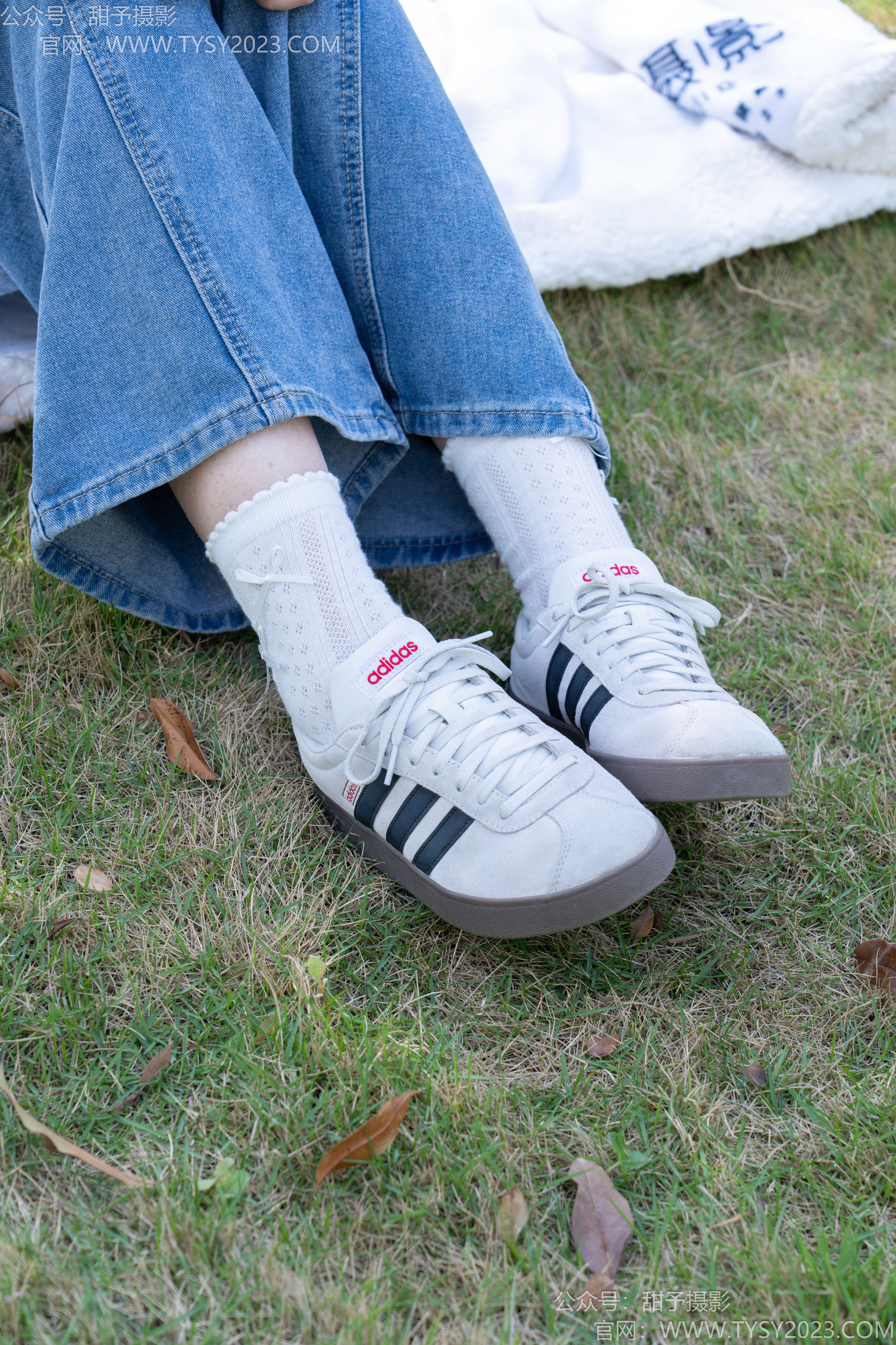 甜予摄影 No.194 小橙子 - 板鞋、白棉袜、裸足/(130P)