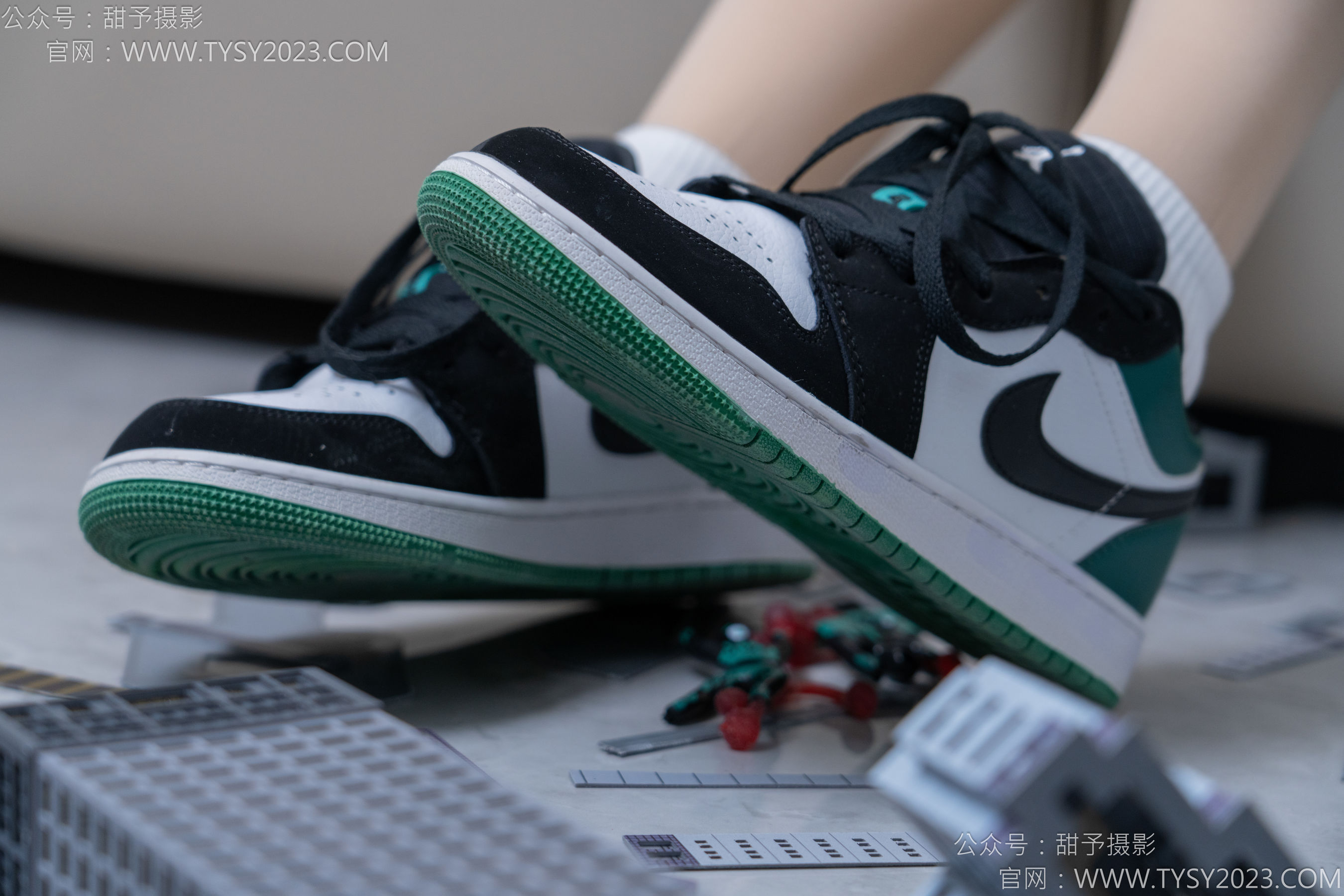 甜予摄影 No.182 珞珞 - 板鞋、白棉袜、厚肉丝、小人国剧情/(134P)