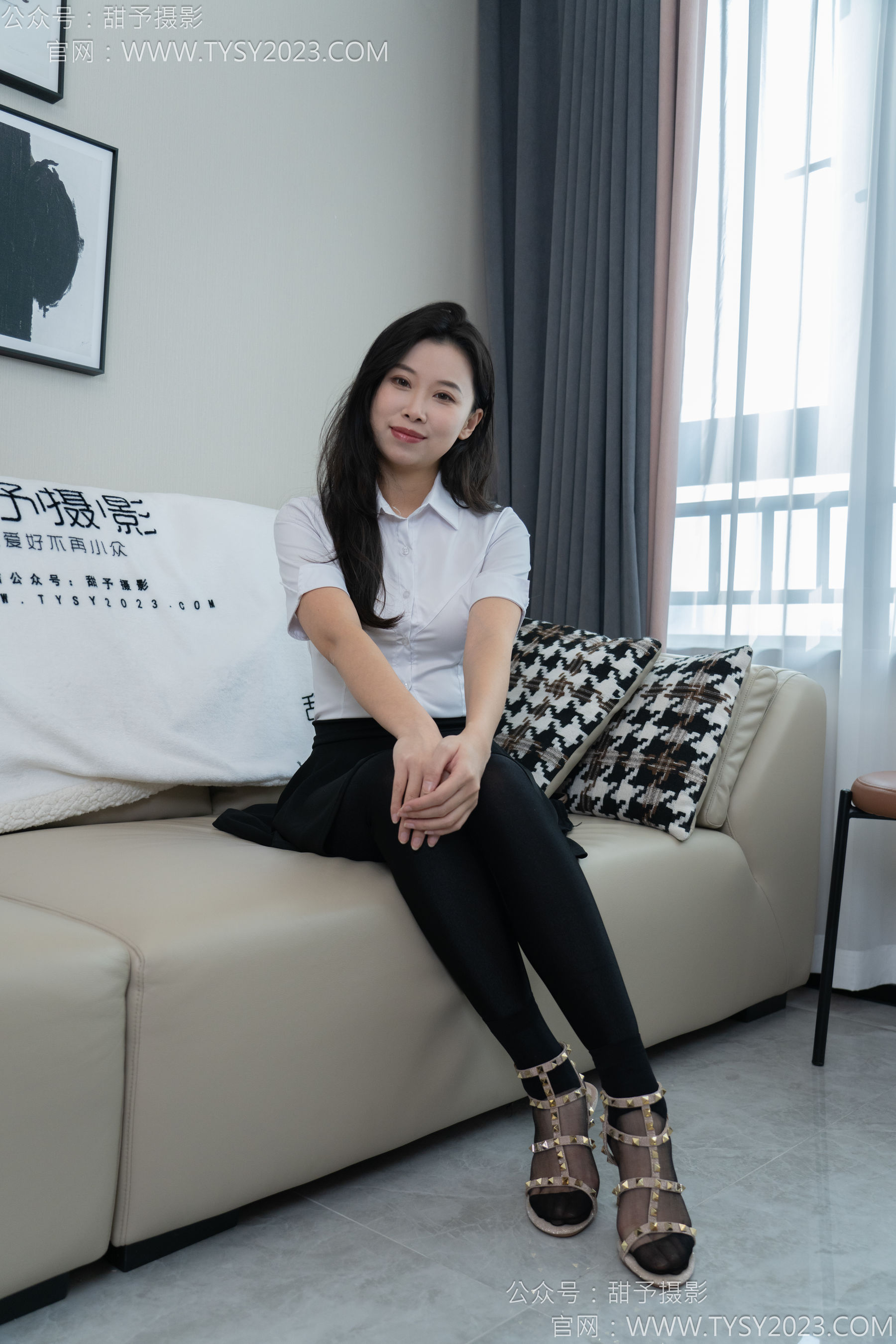 甜予摄影 No.158 梦梦 - 高跟鞋、短肉丝、短黑丝、裸足/(130P)