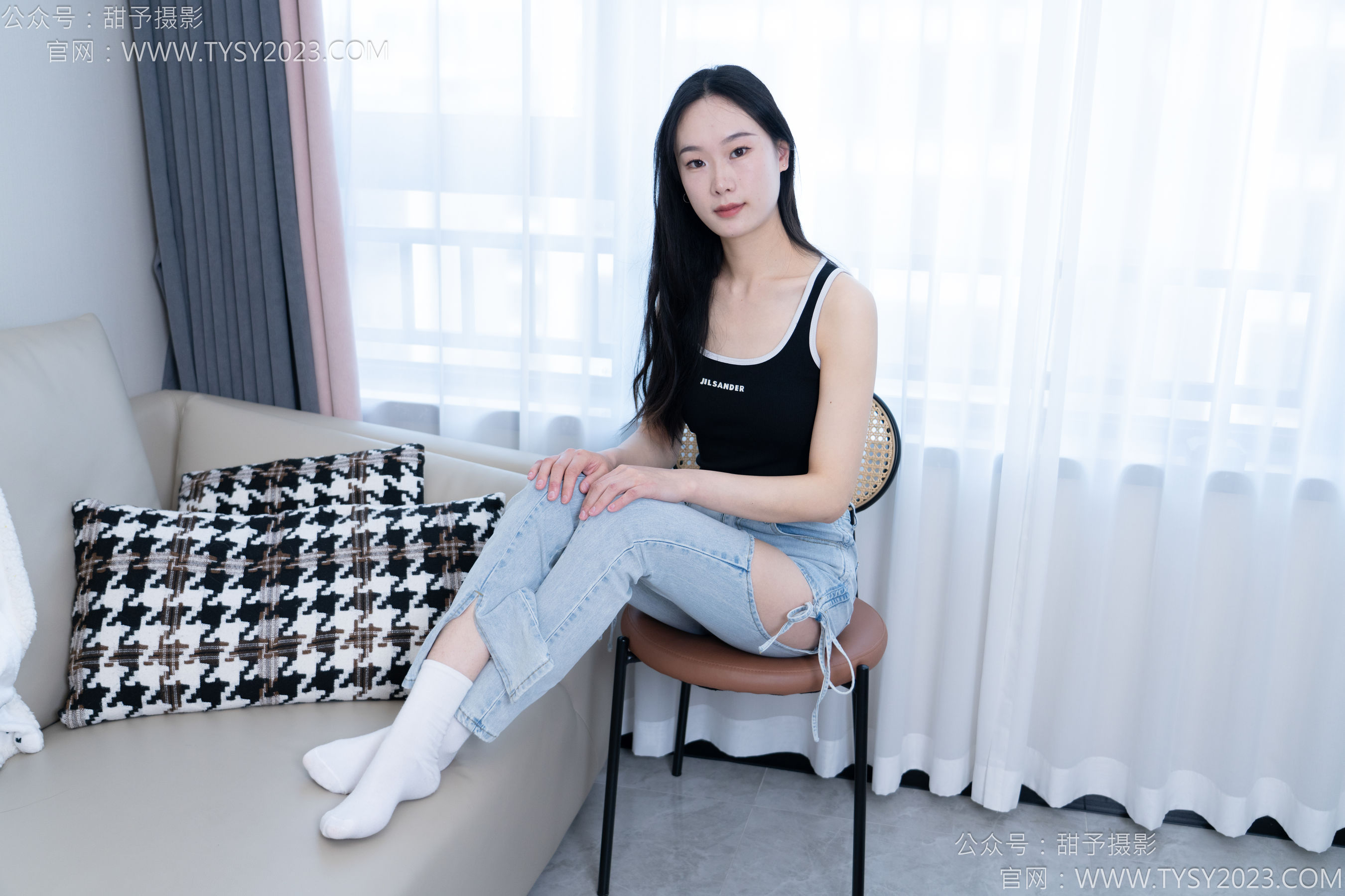 甜予摄影 No.181 小容 - 板鞋、白棉袜、裸足/(130P)