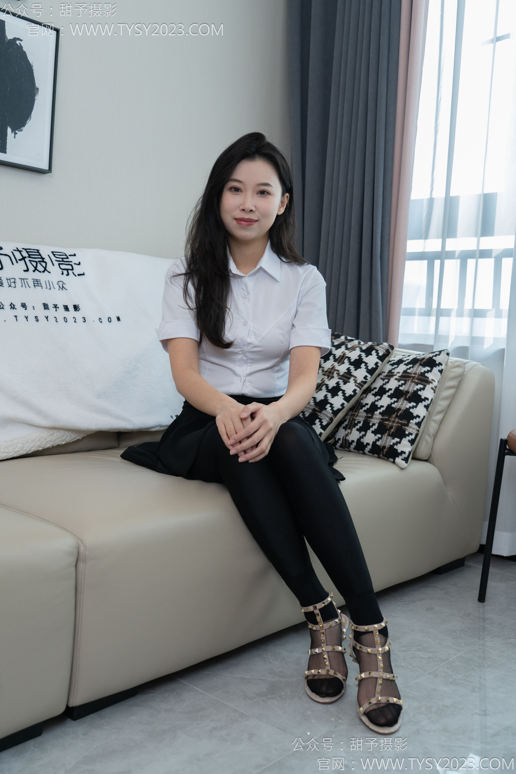 甜予摄影 No.158 梦梦 - 高跟鞋、短肉丝、短黑丝、裸足/(130P)
