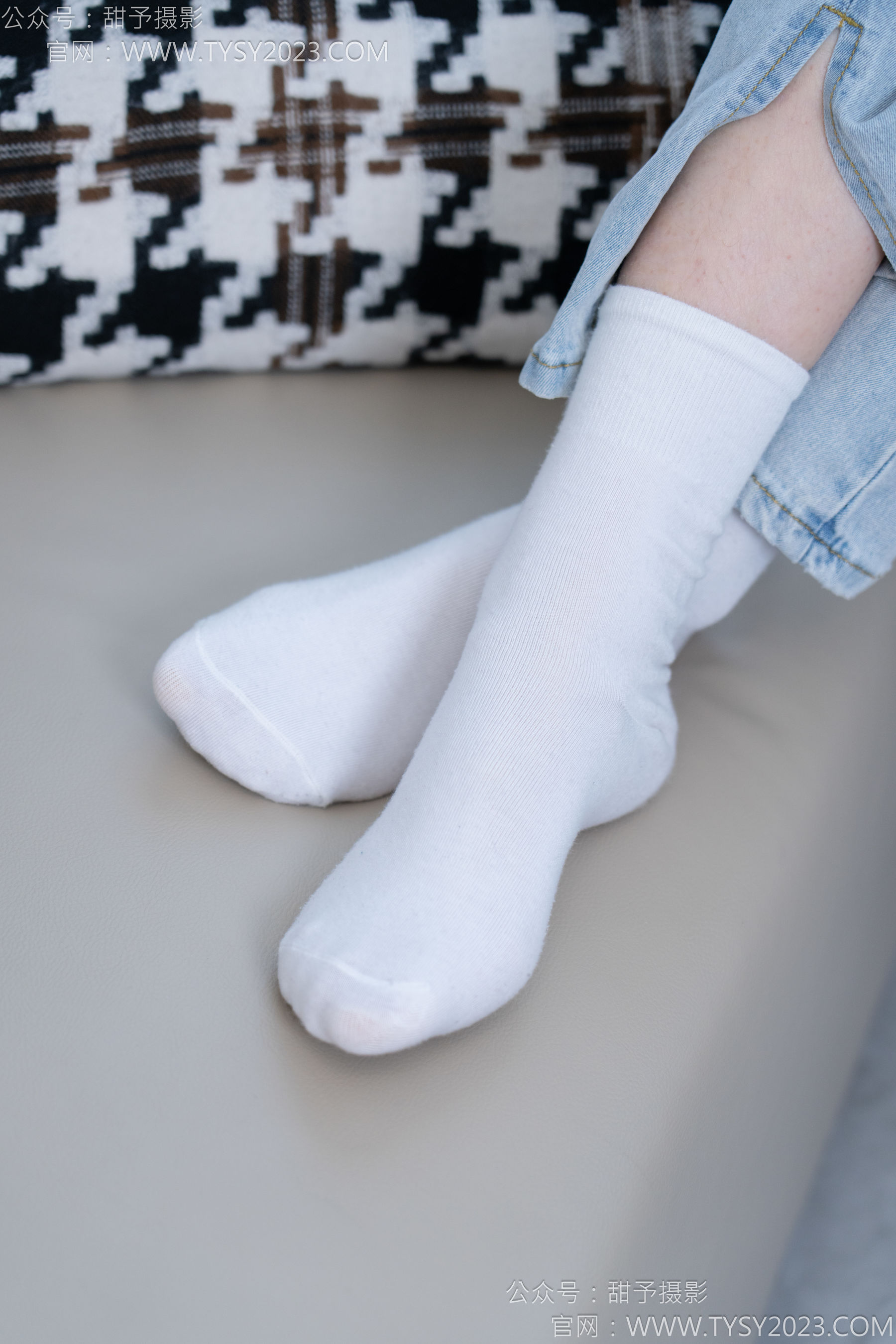 甜予摄影 No.181 小容 - 板鞋、白棉袜、裸足/(130P)