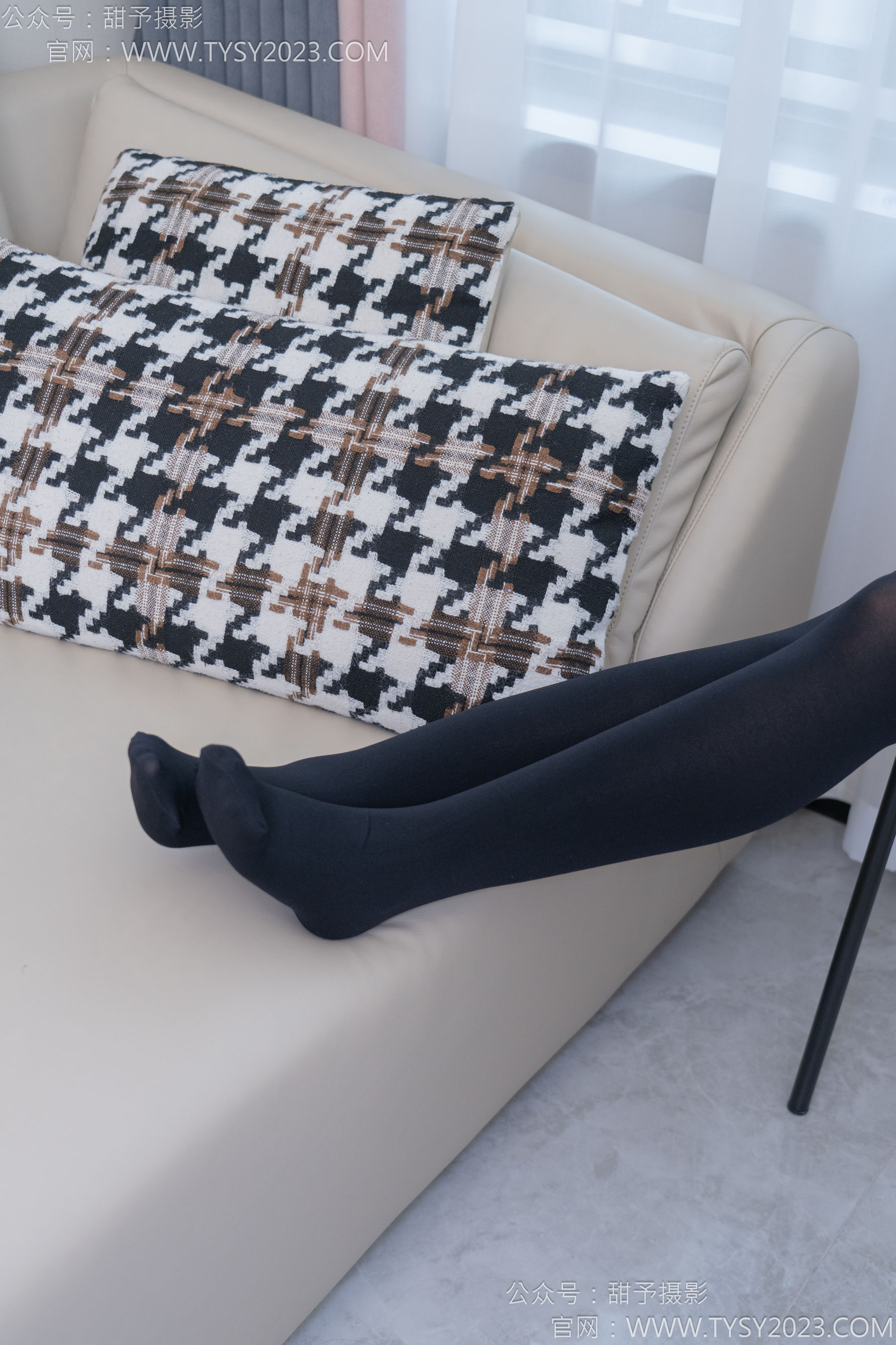 甜予摄影 No.187 知知 - 高跟鞋、厚黑丝/(127P)